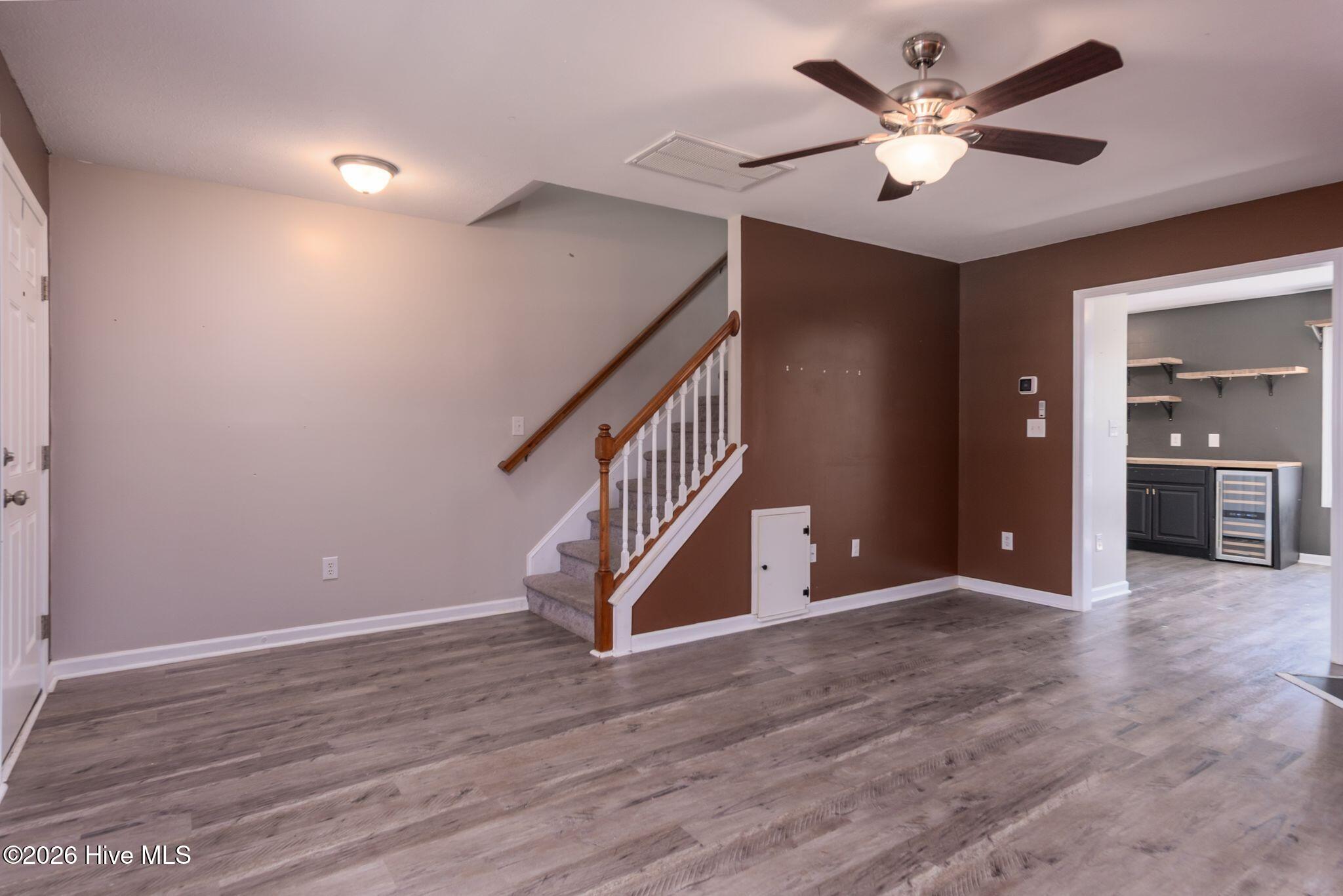 100569961 | Photo 11