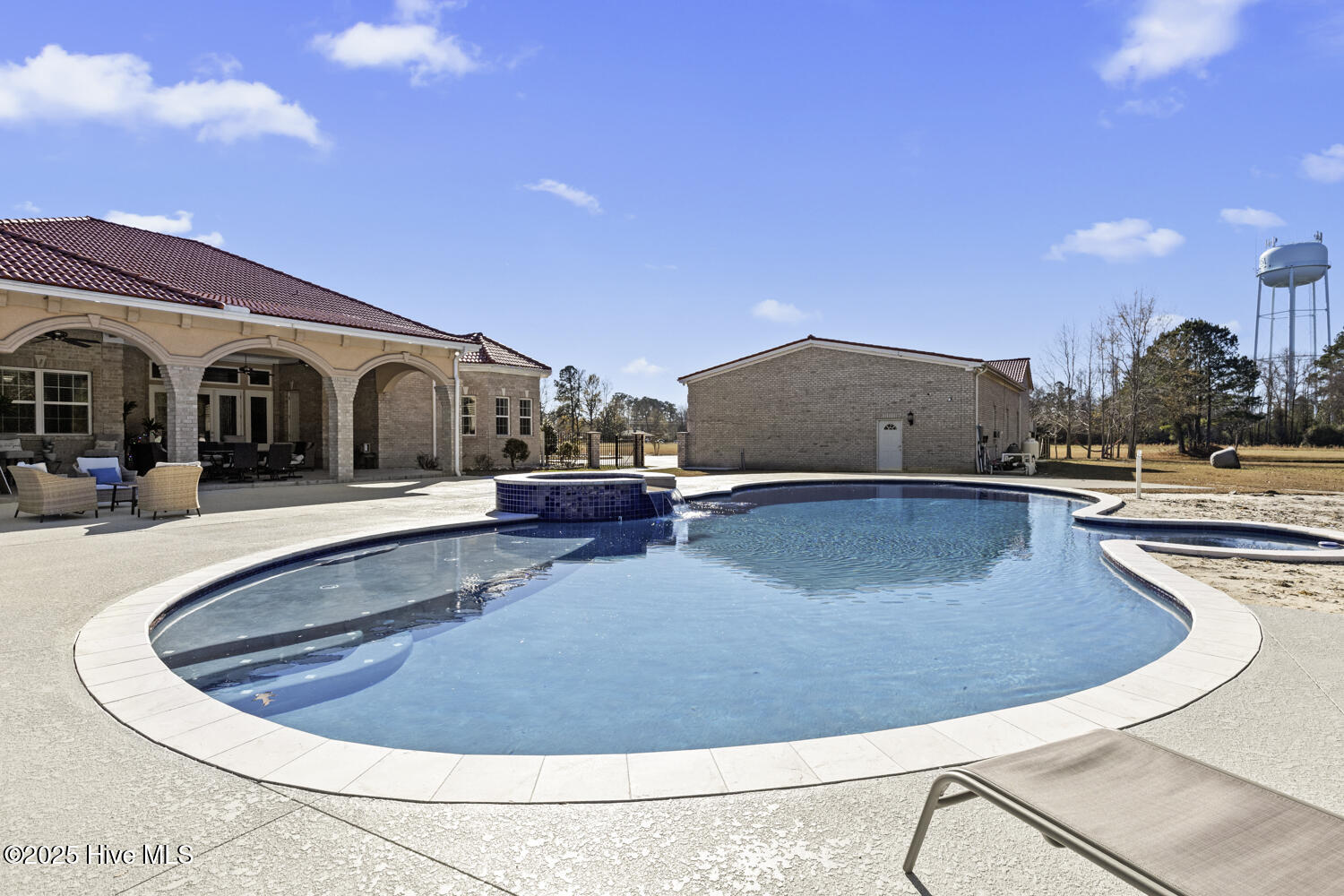 100546022 | Photo 73