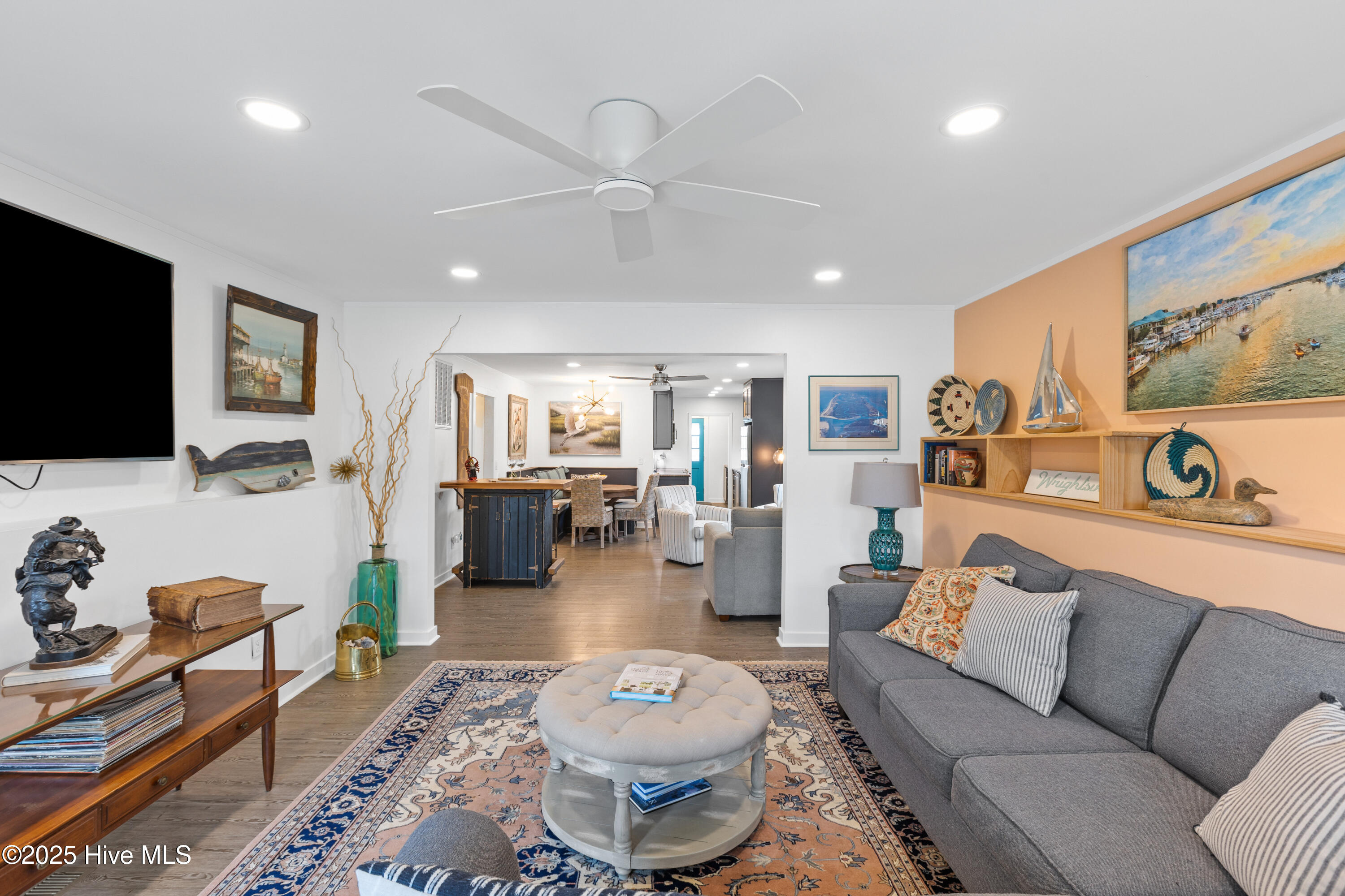 100567814 | Photo 32