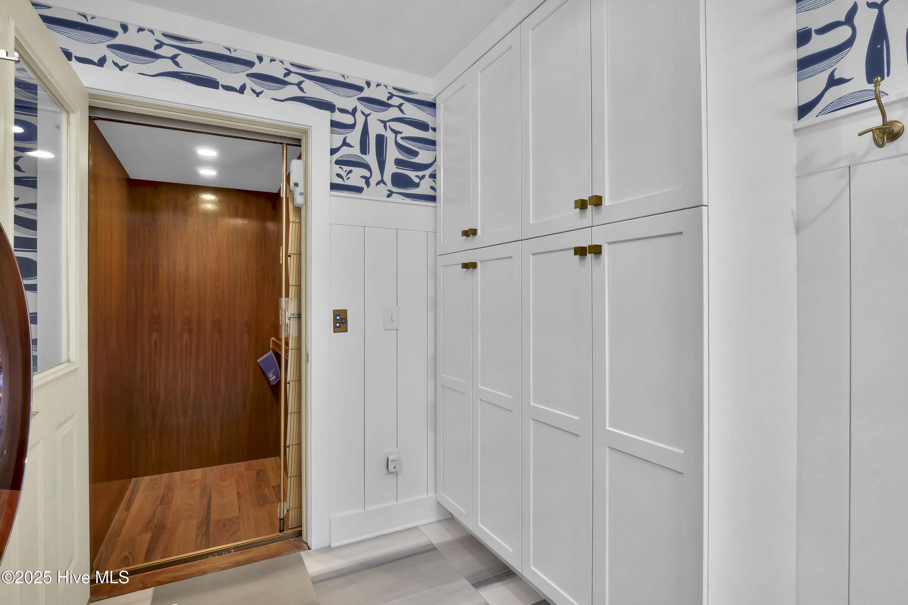 100536471 | Photo 30