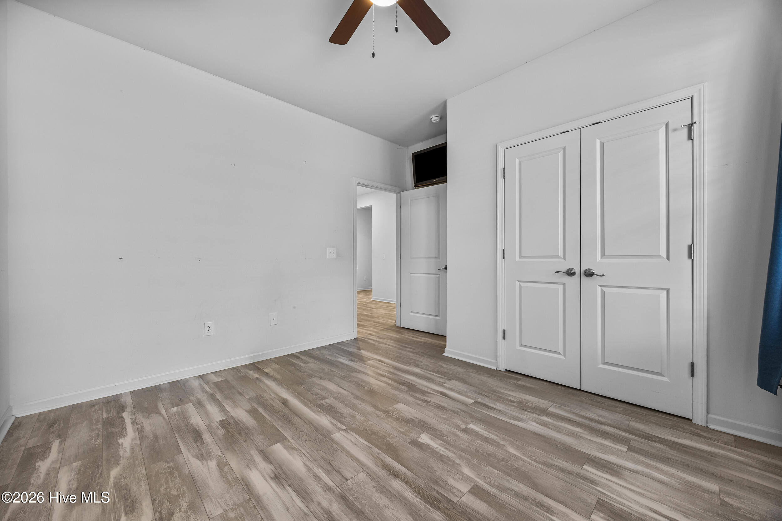 100552645 | Photo 11