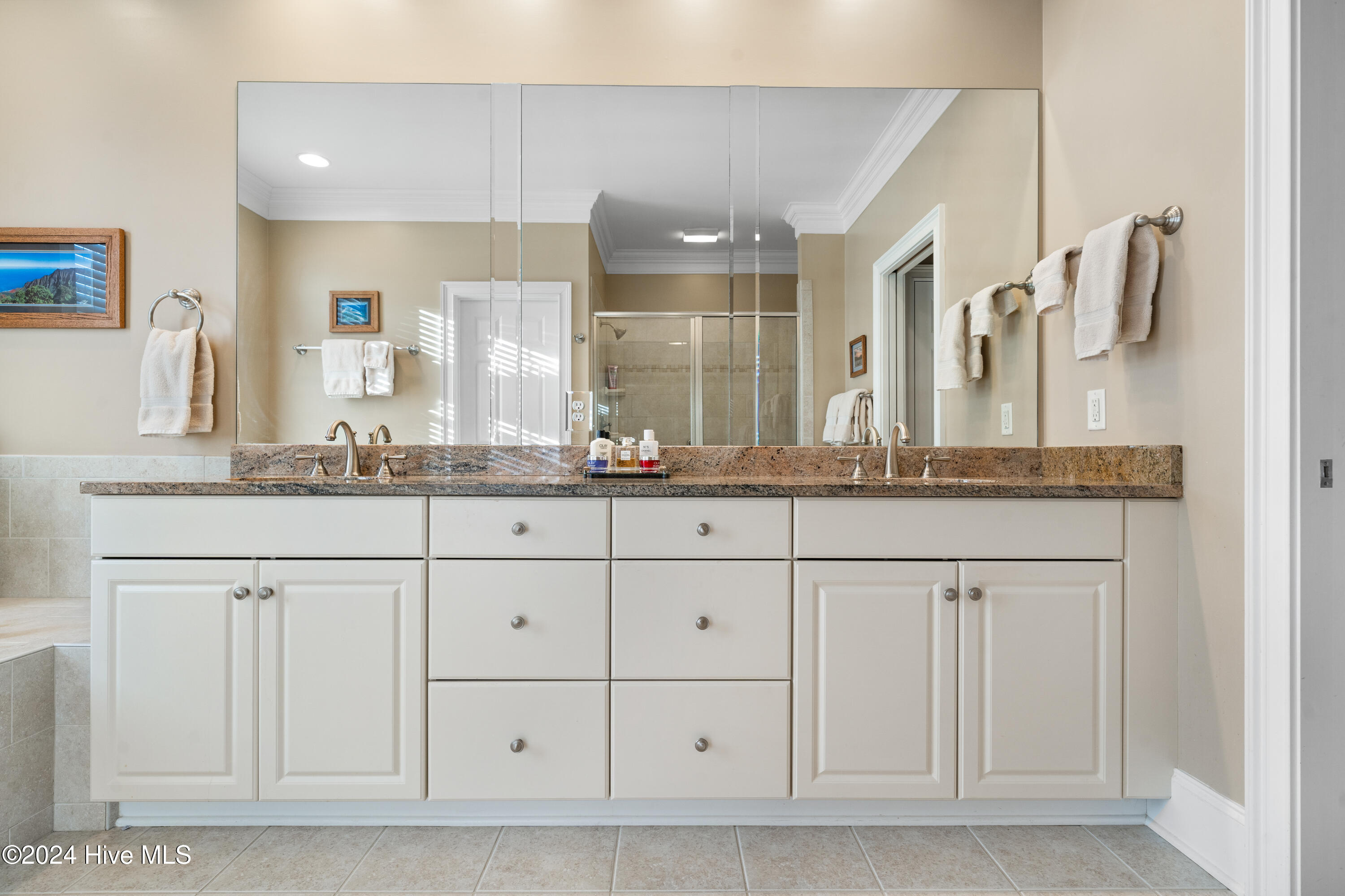 100480816 | Photo 39