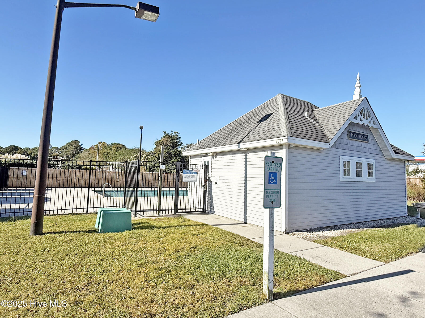 100537357 | Photo 47