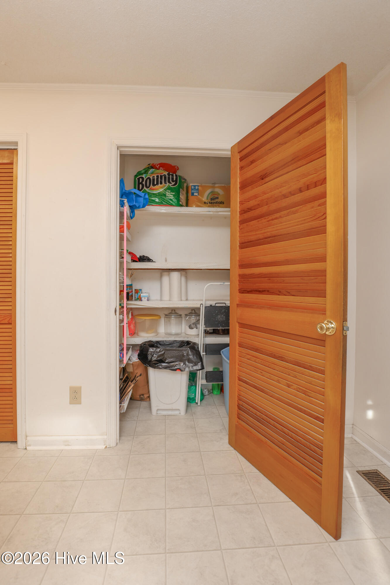 100550482 | Photo 23