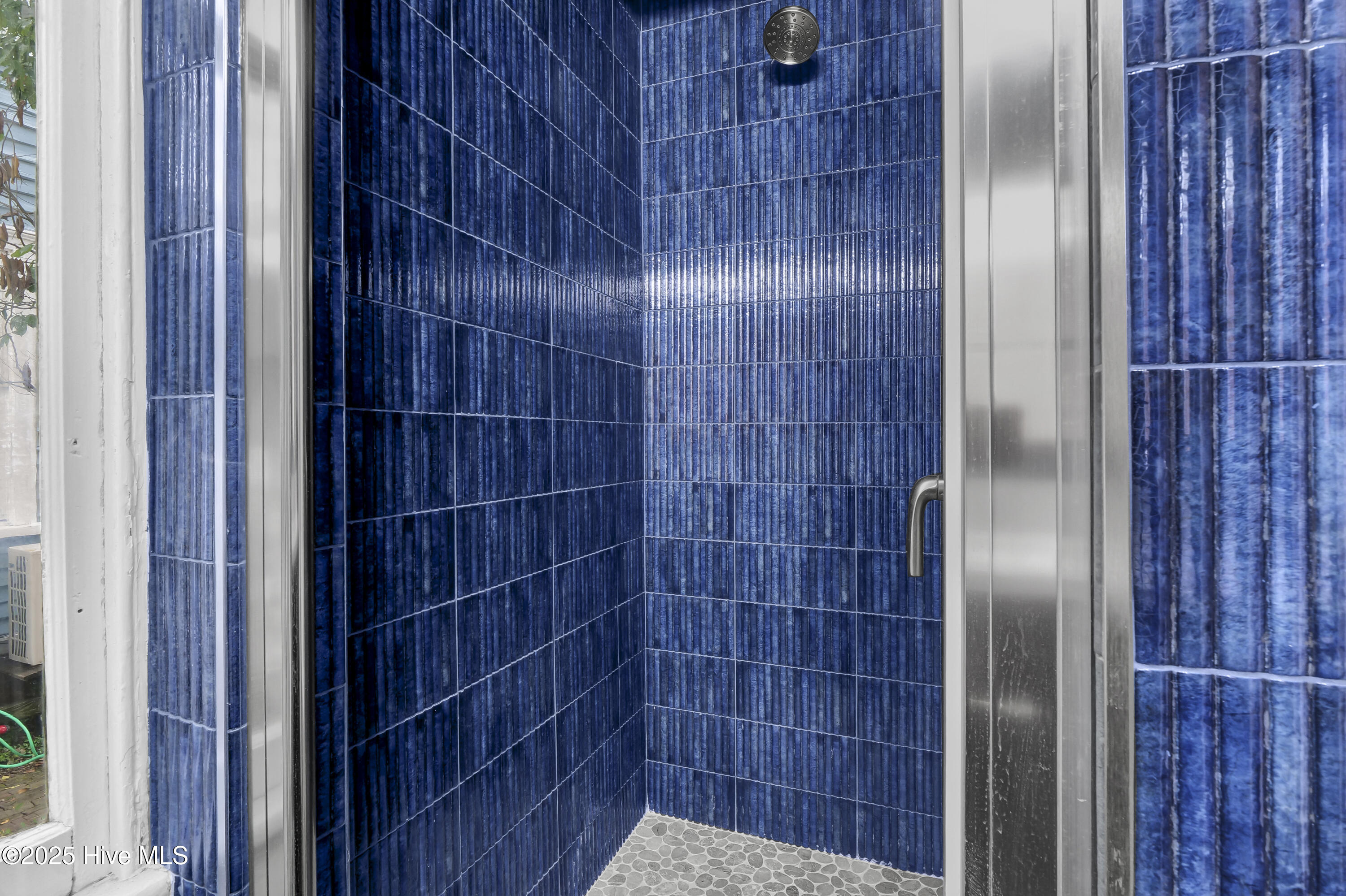 100529895 | Photo 32