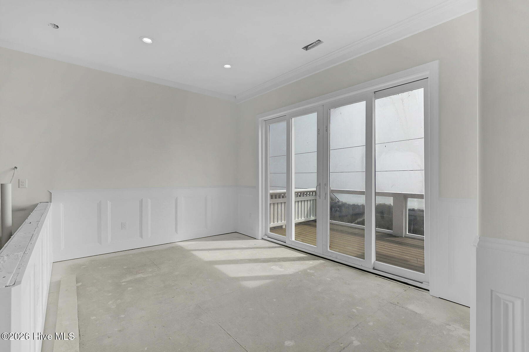 100559253 | Photo 33