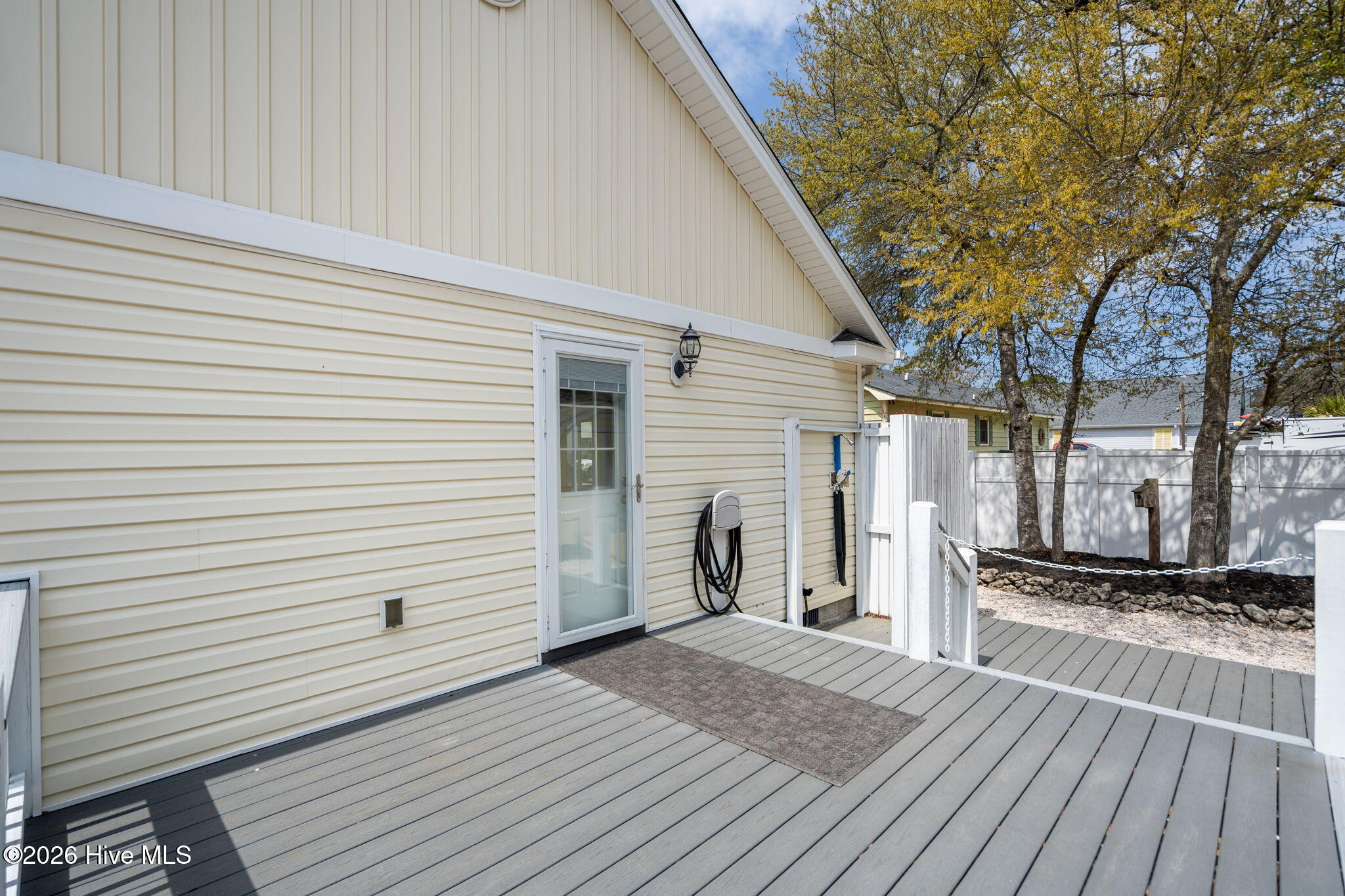 100566759 | Photo 48