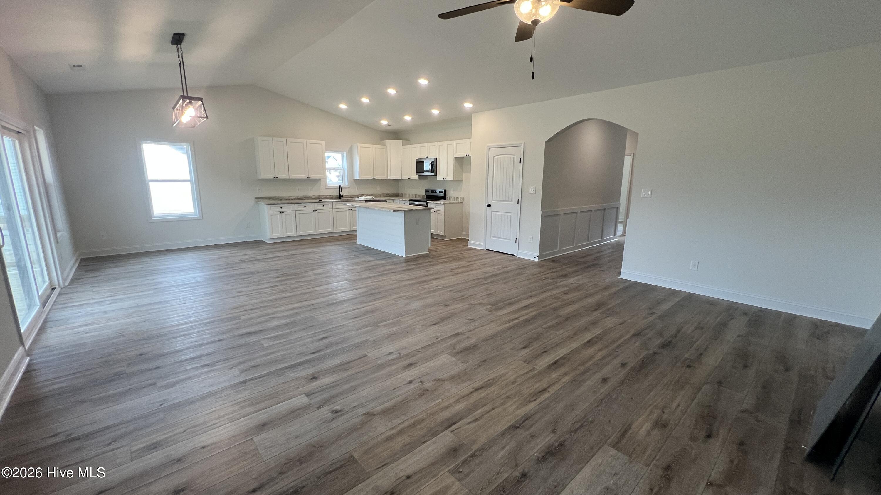 100525179 | Photo 13