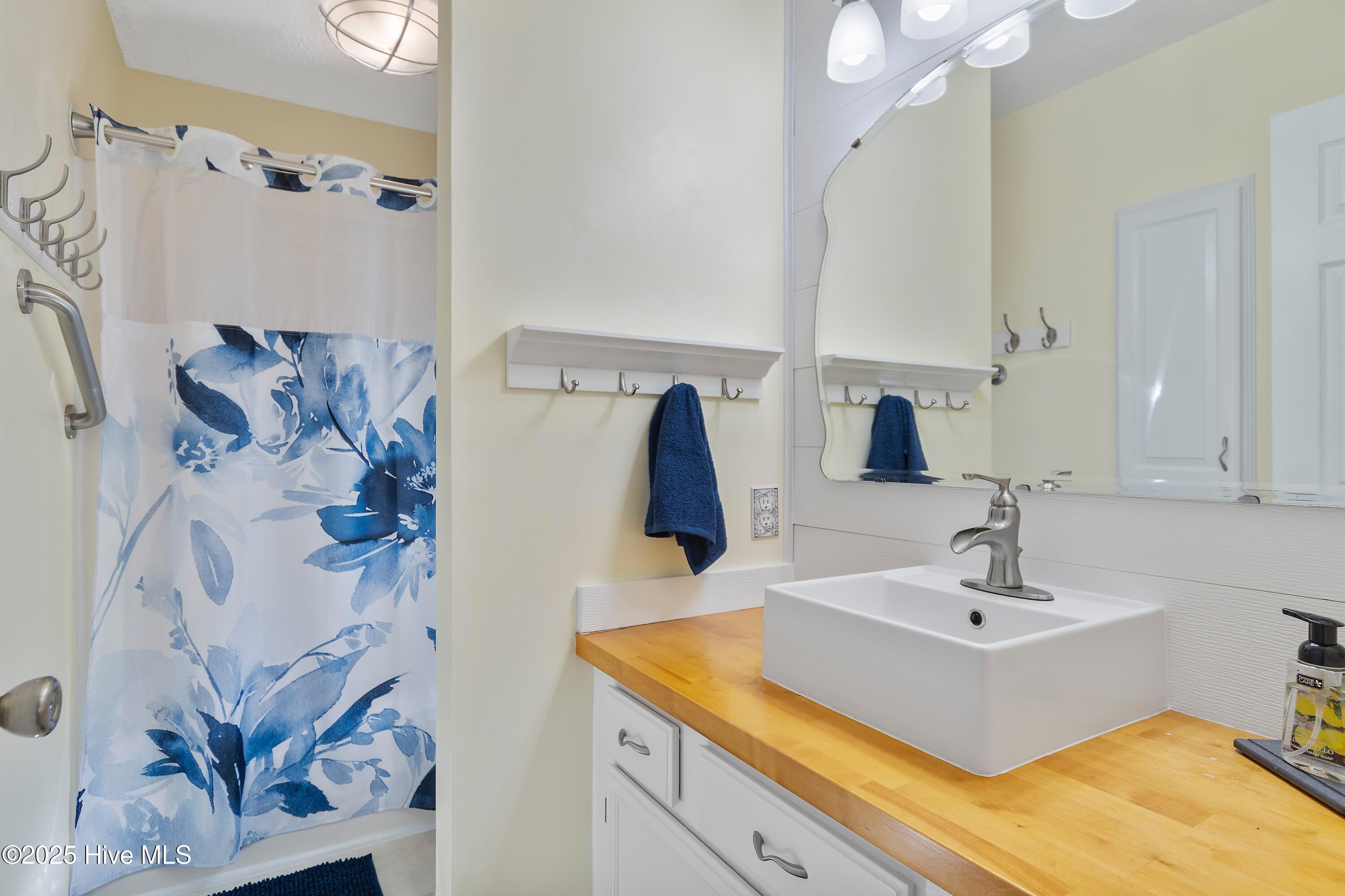 100542990 | Photo 34