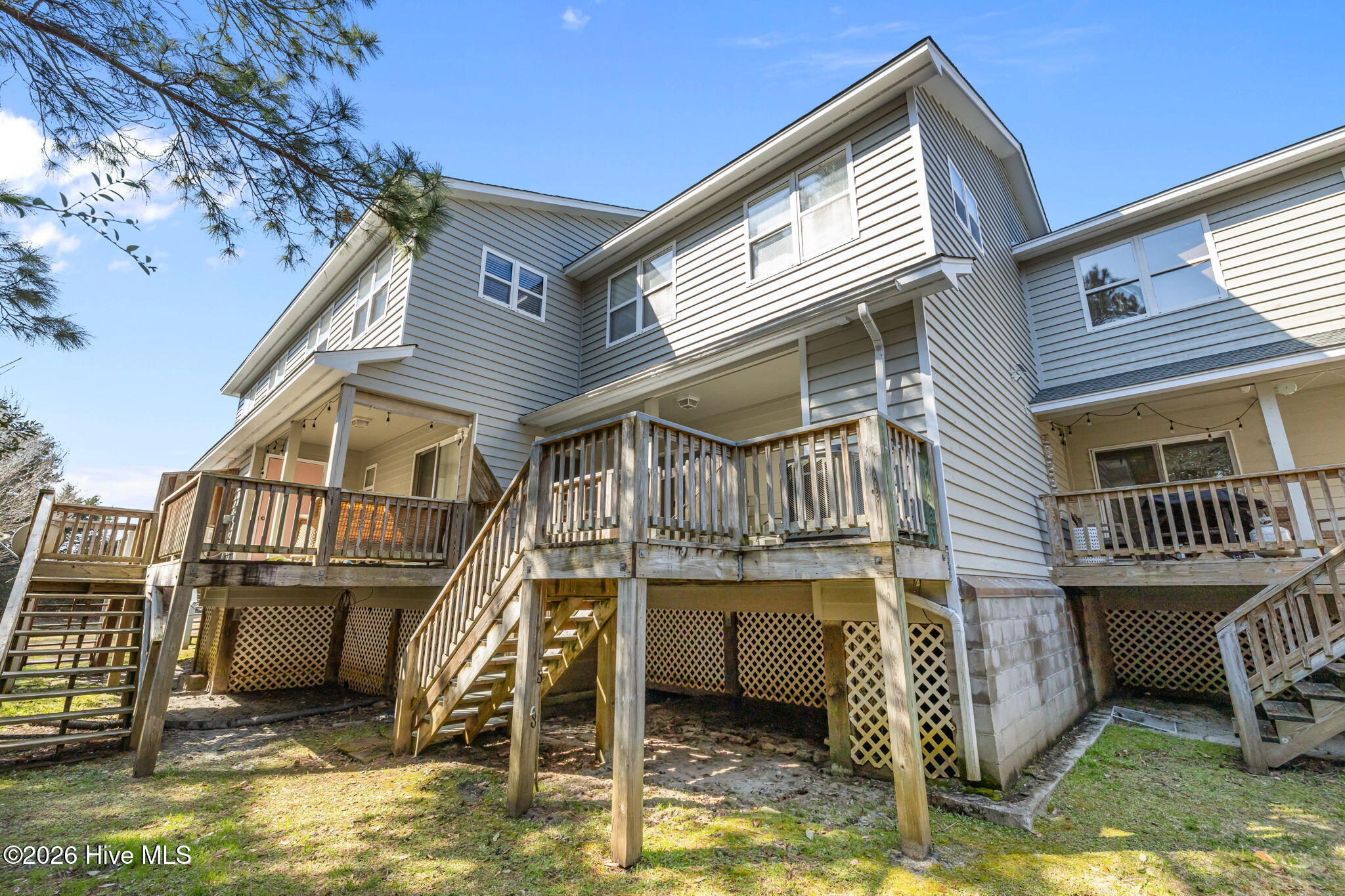 100557807 | Photo 32