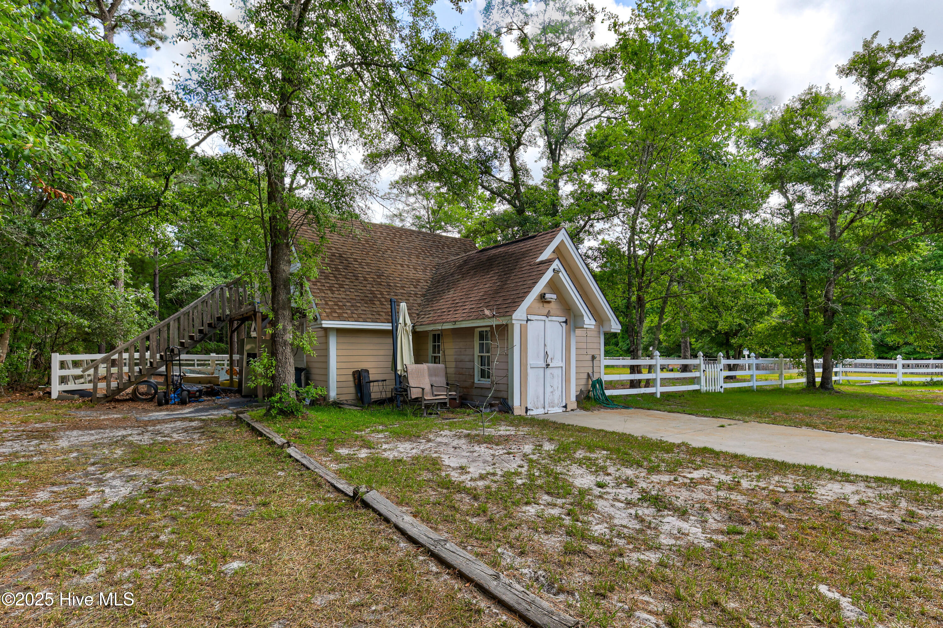 100562127 | Photo 74