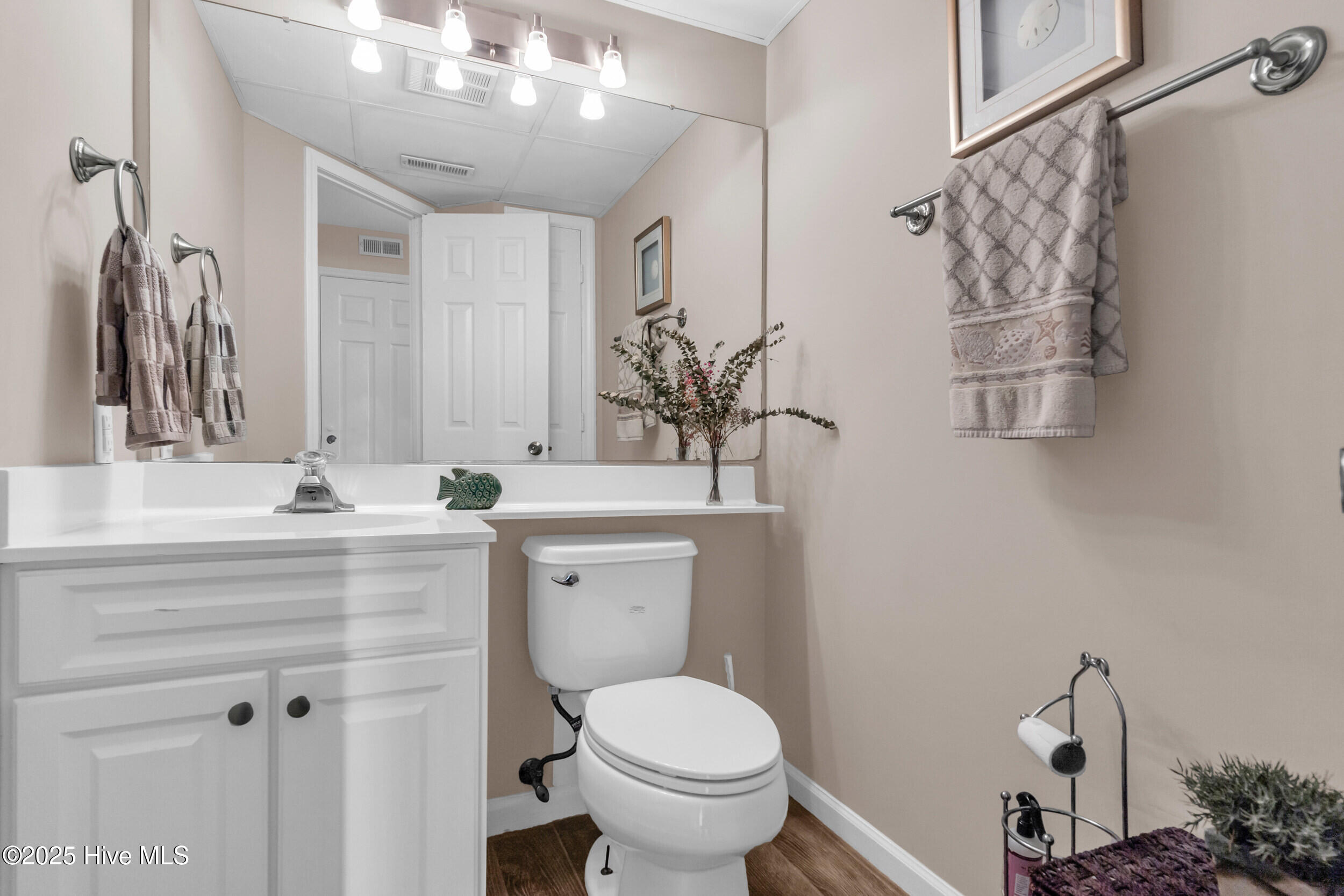 100541265 | Photo 26