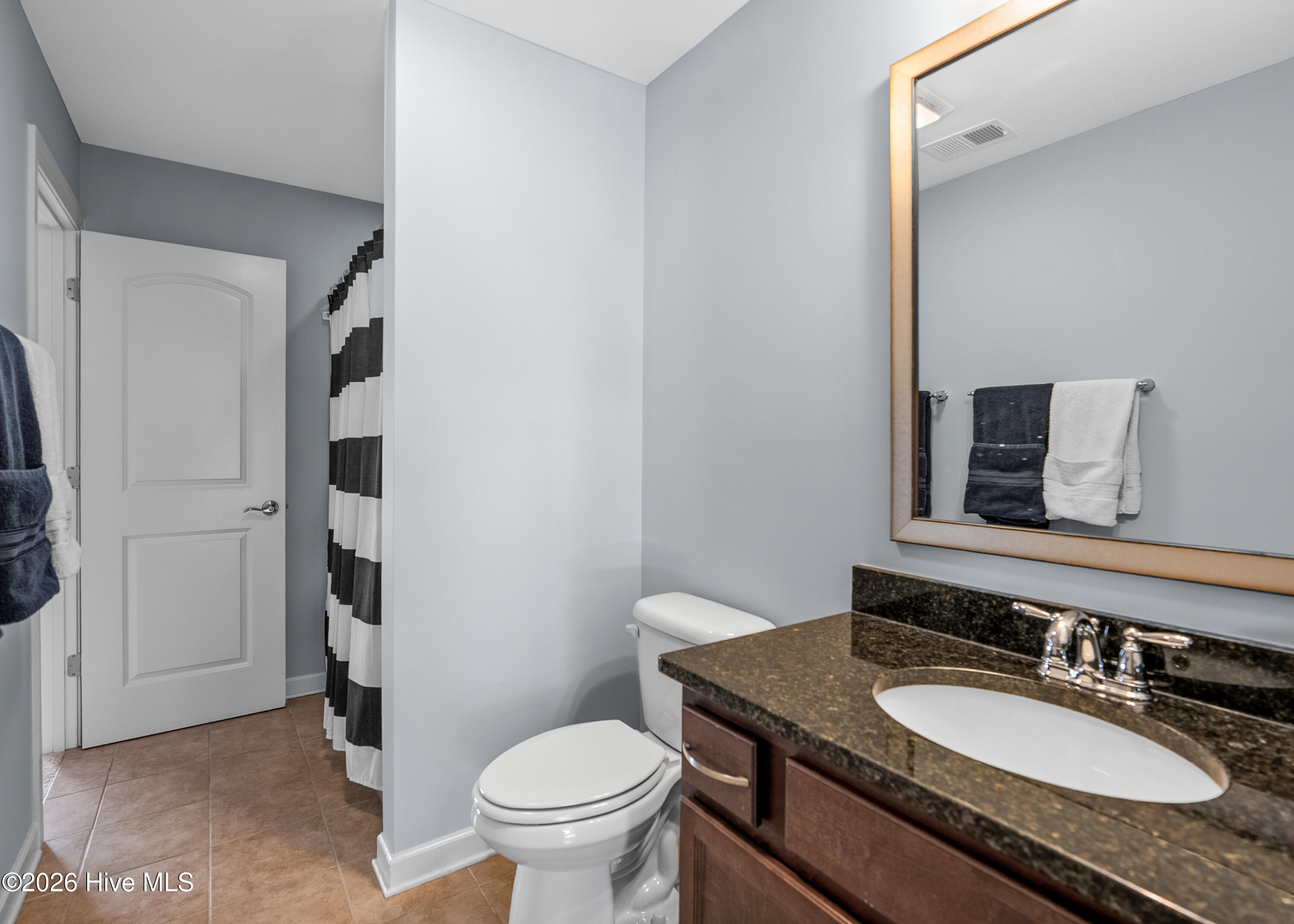 100553869 | Photo 42