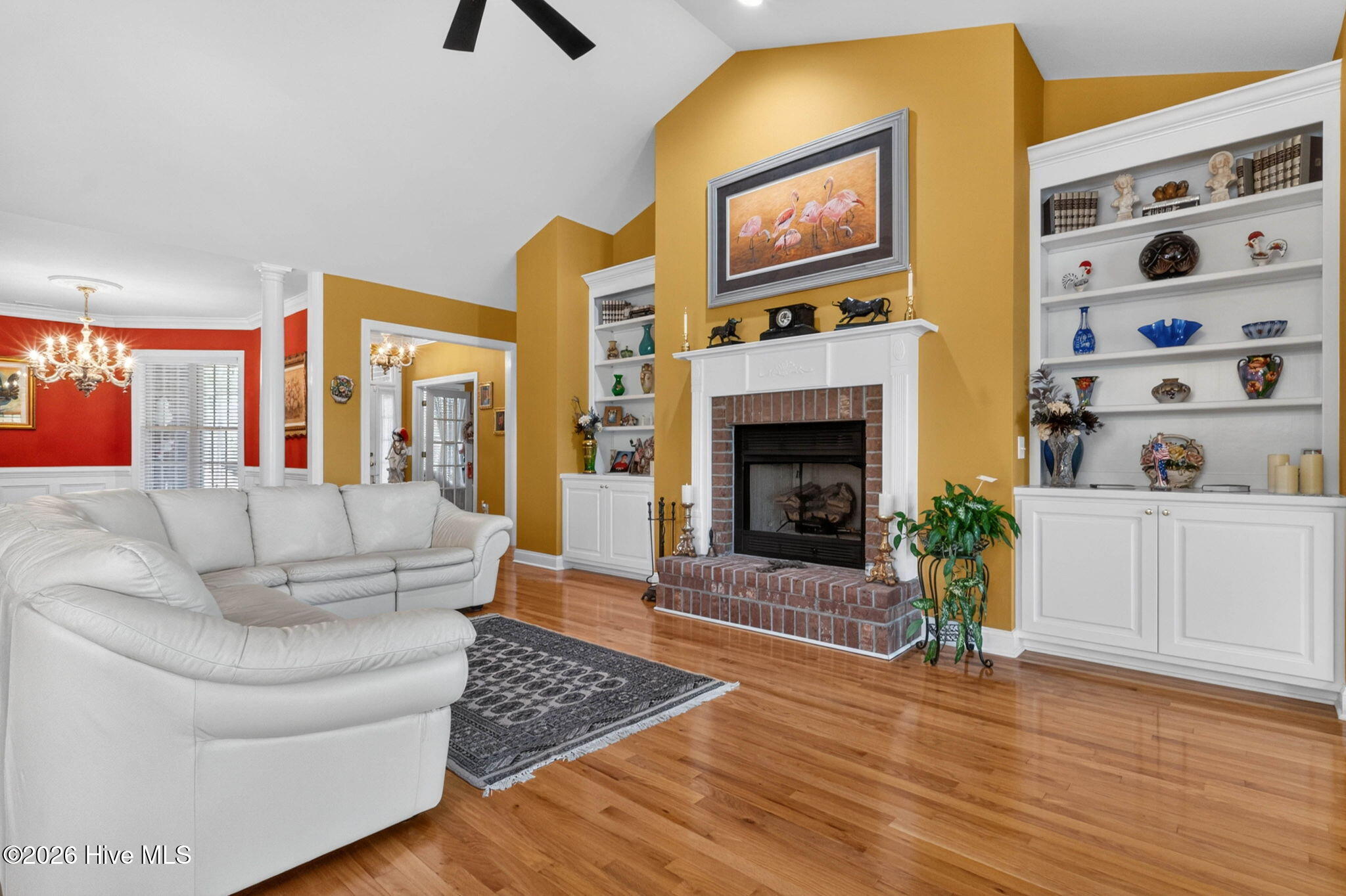 100569405 | Photo 12