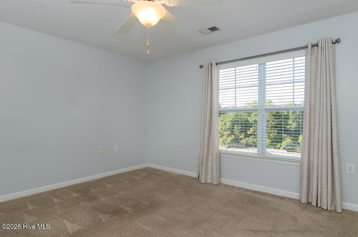 100558160 | Photo 15