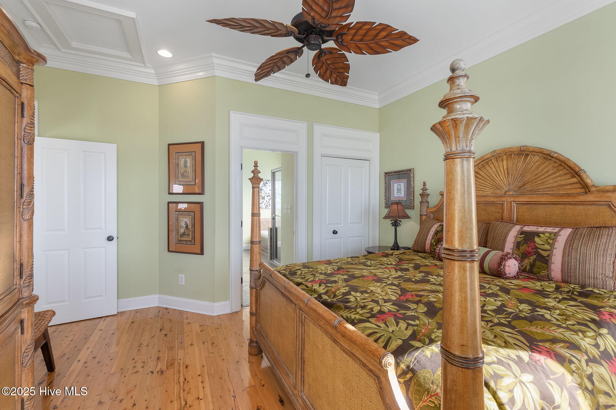 100536306 | Photo 29