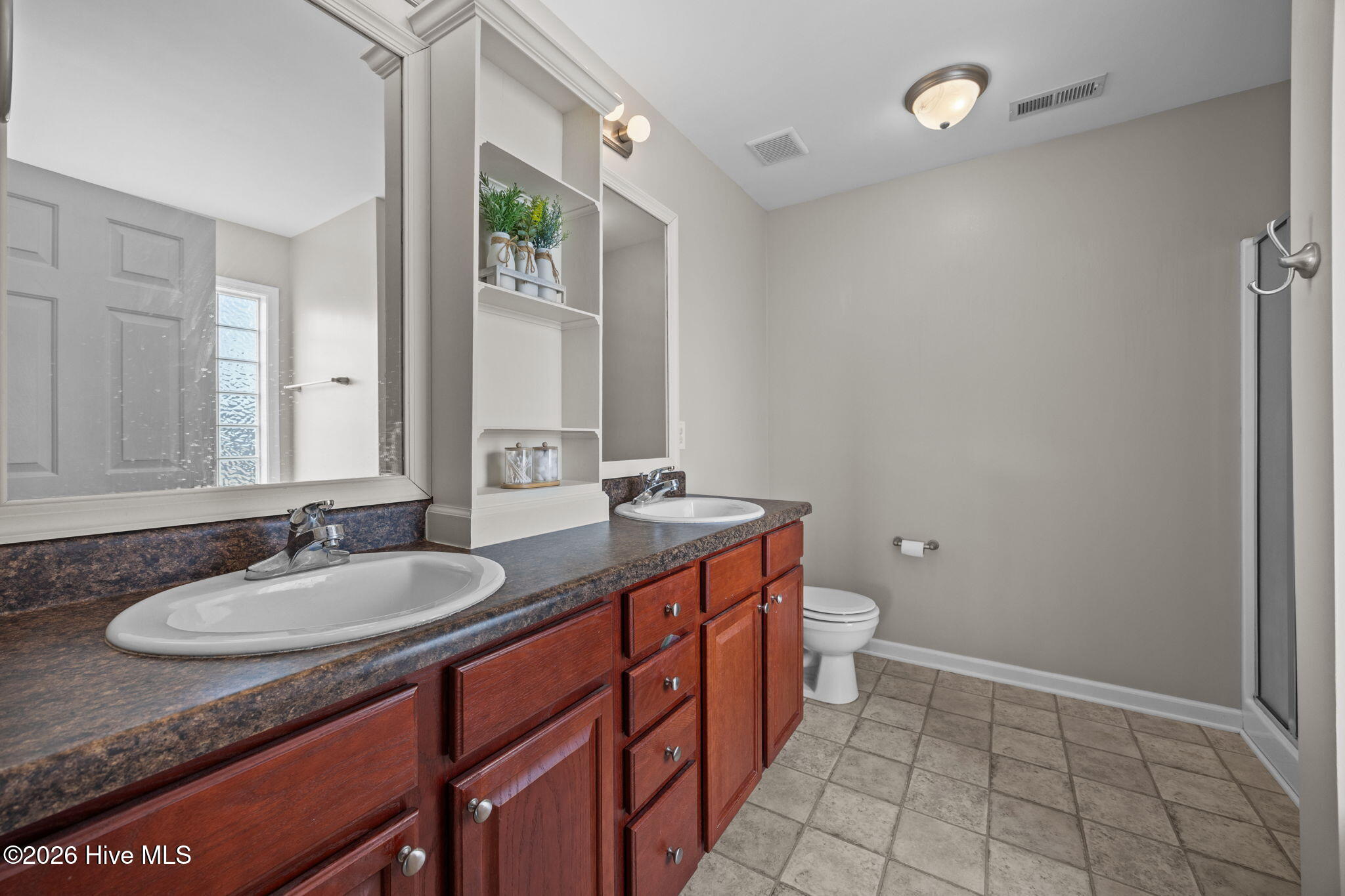 100550928 | Photo 20