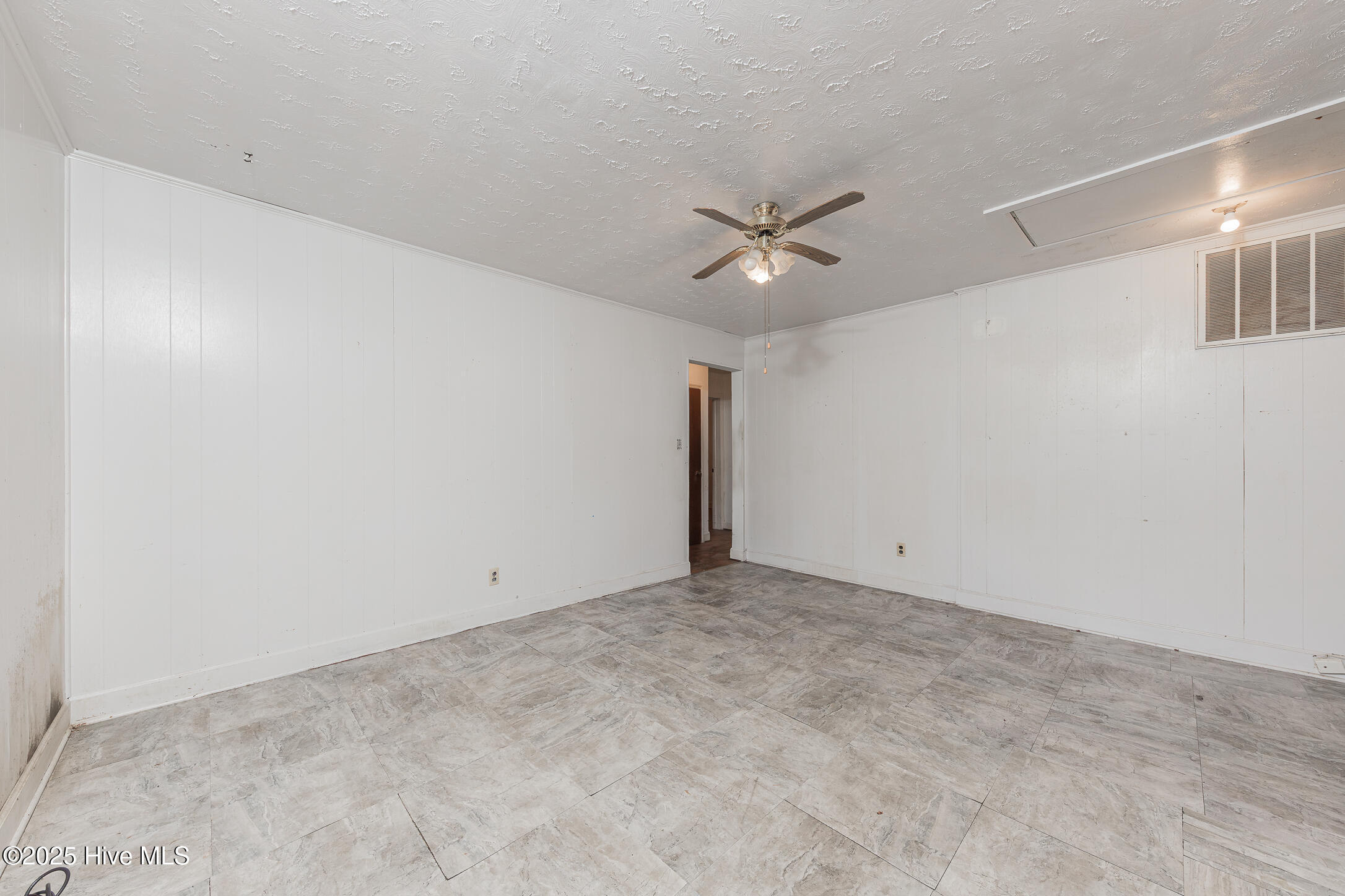 100523491 | Photo 11