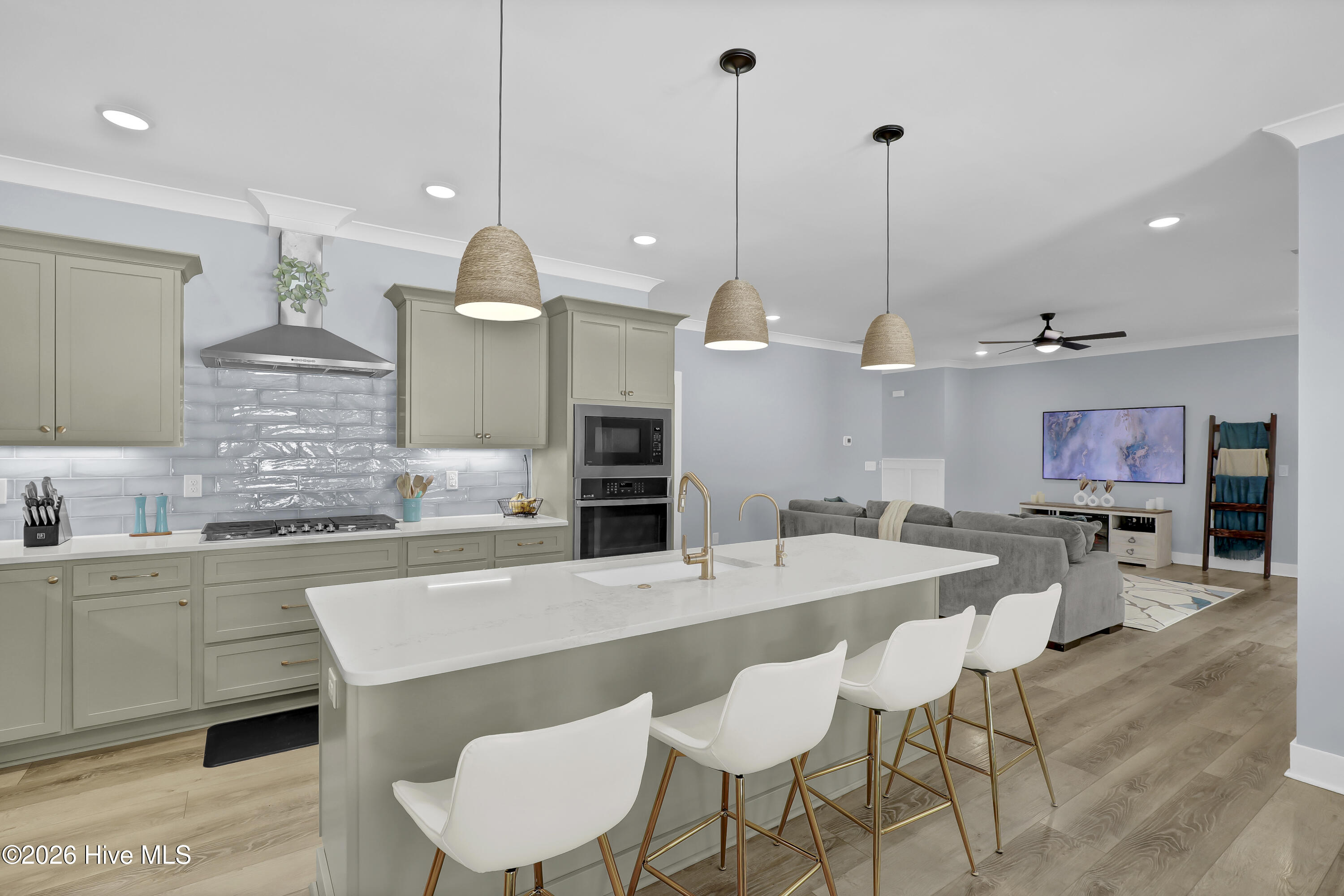 100556741 | Photo 18