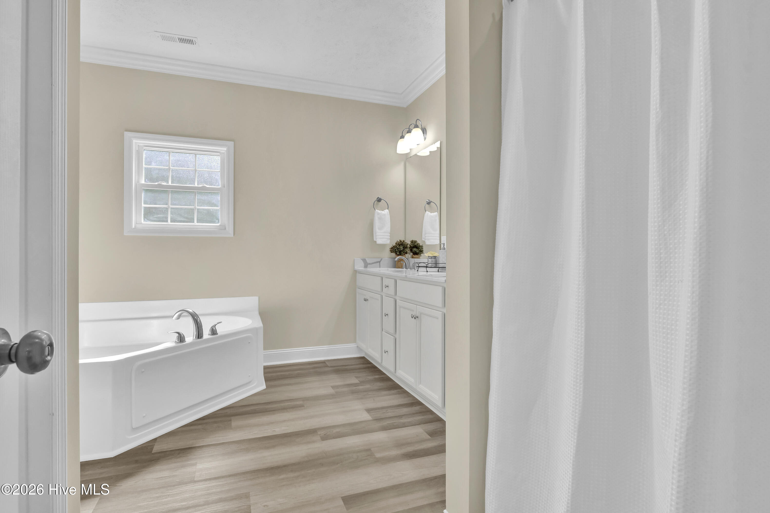 100559268 | Photo 19