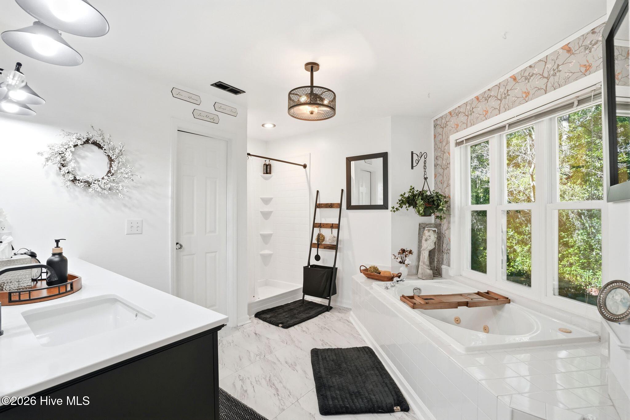 100566564 | Photo 31