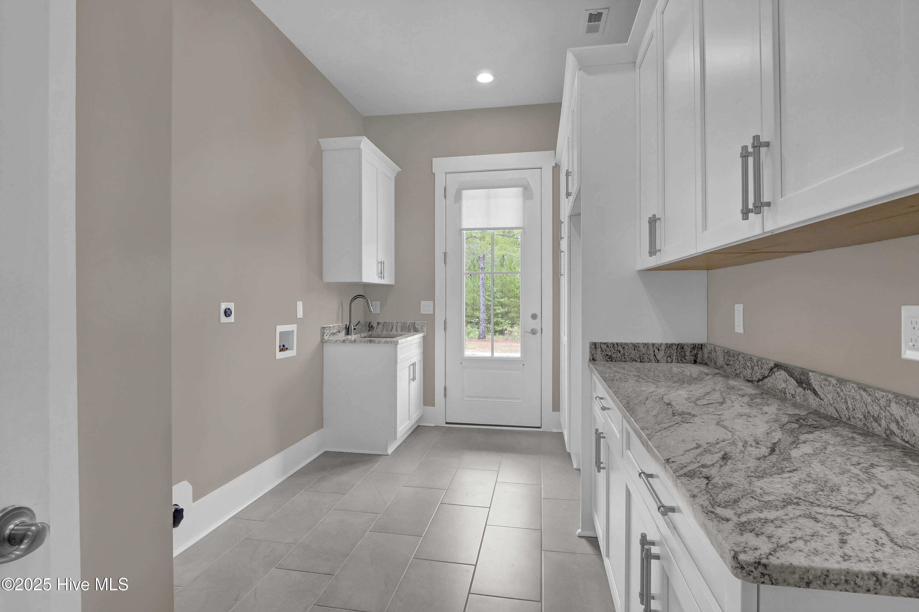 100531256 | Photo 23