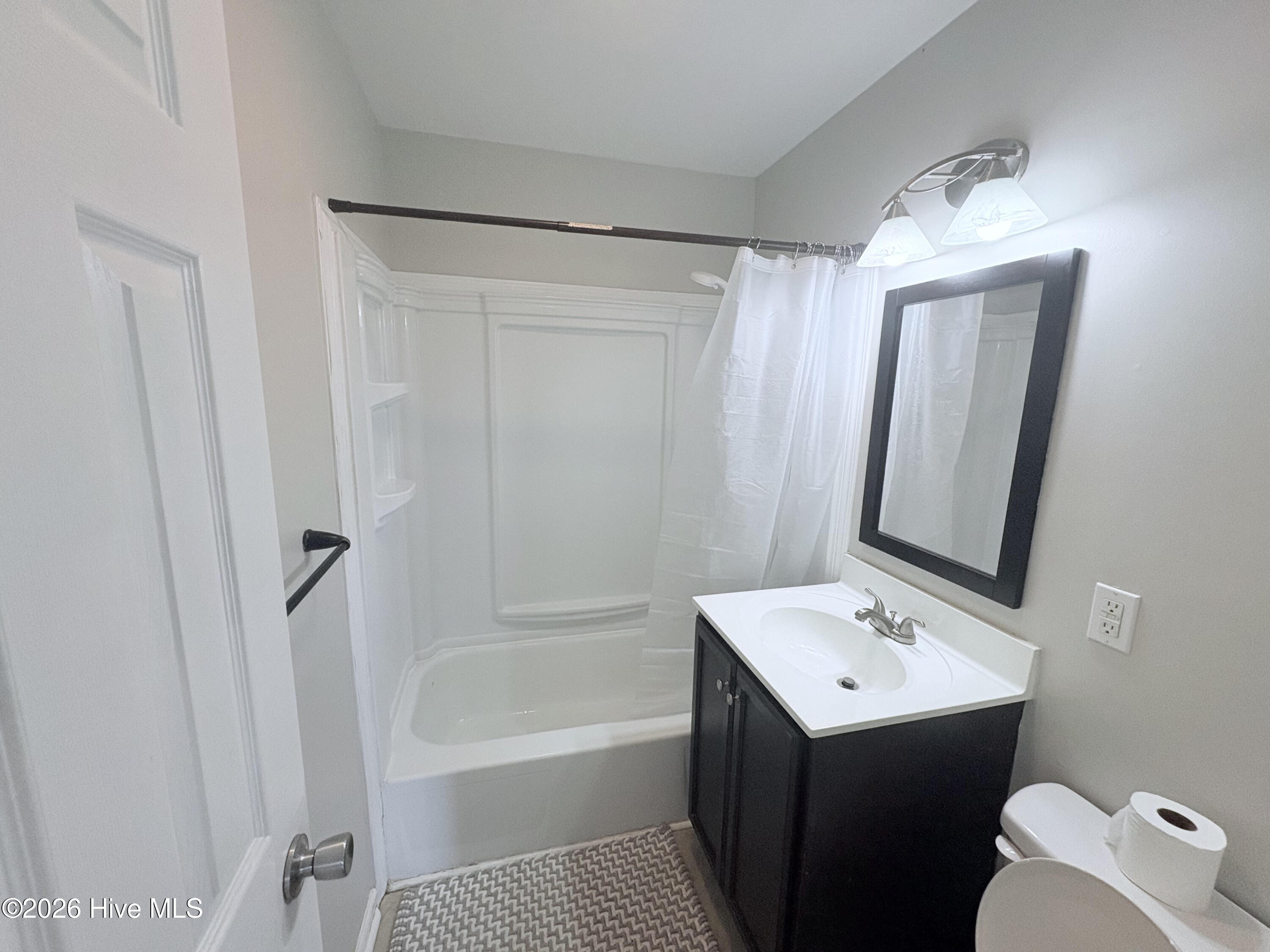 100566369 | Photo 29