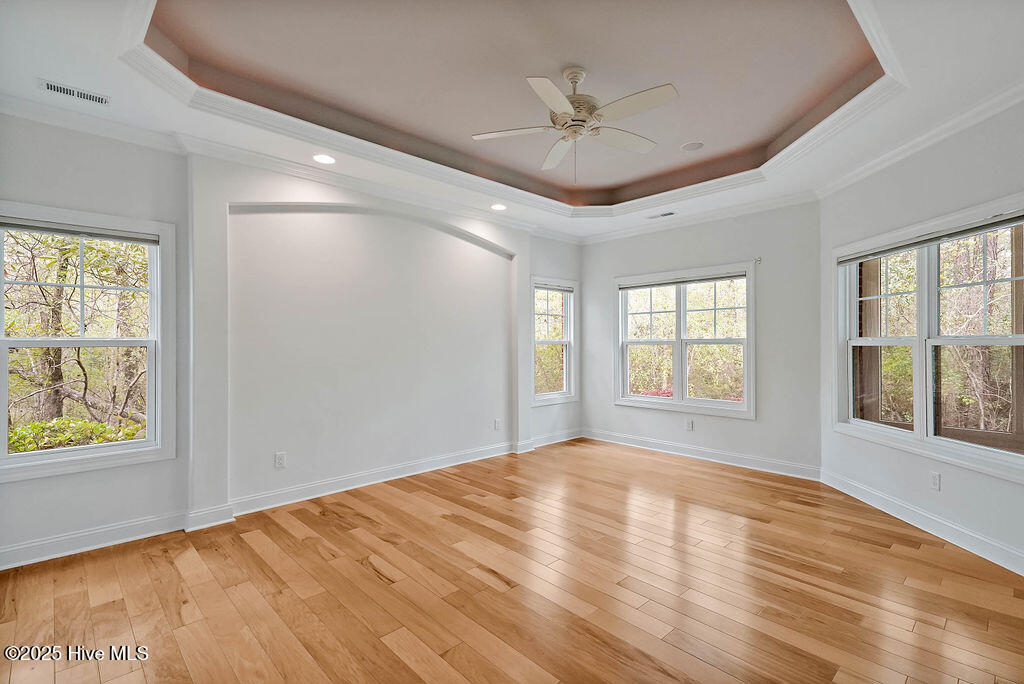 100550023 | Photo 32