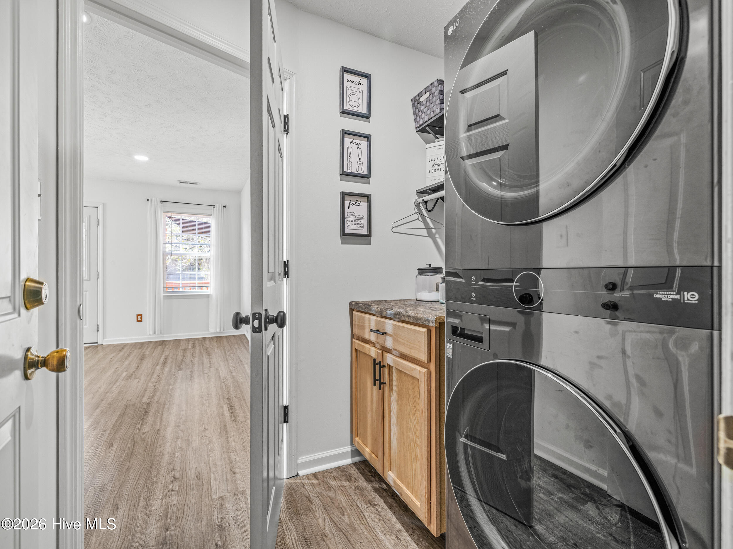 100554161 | Photo 26