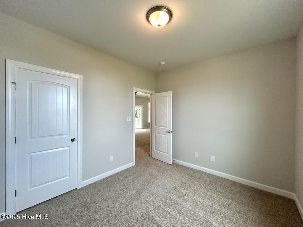 100562830 | Photo 27