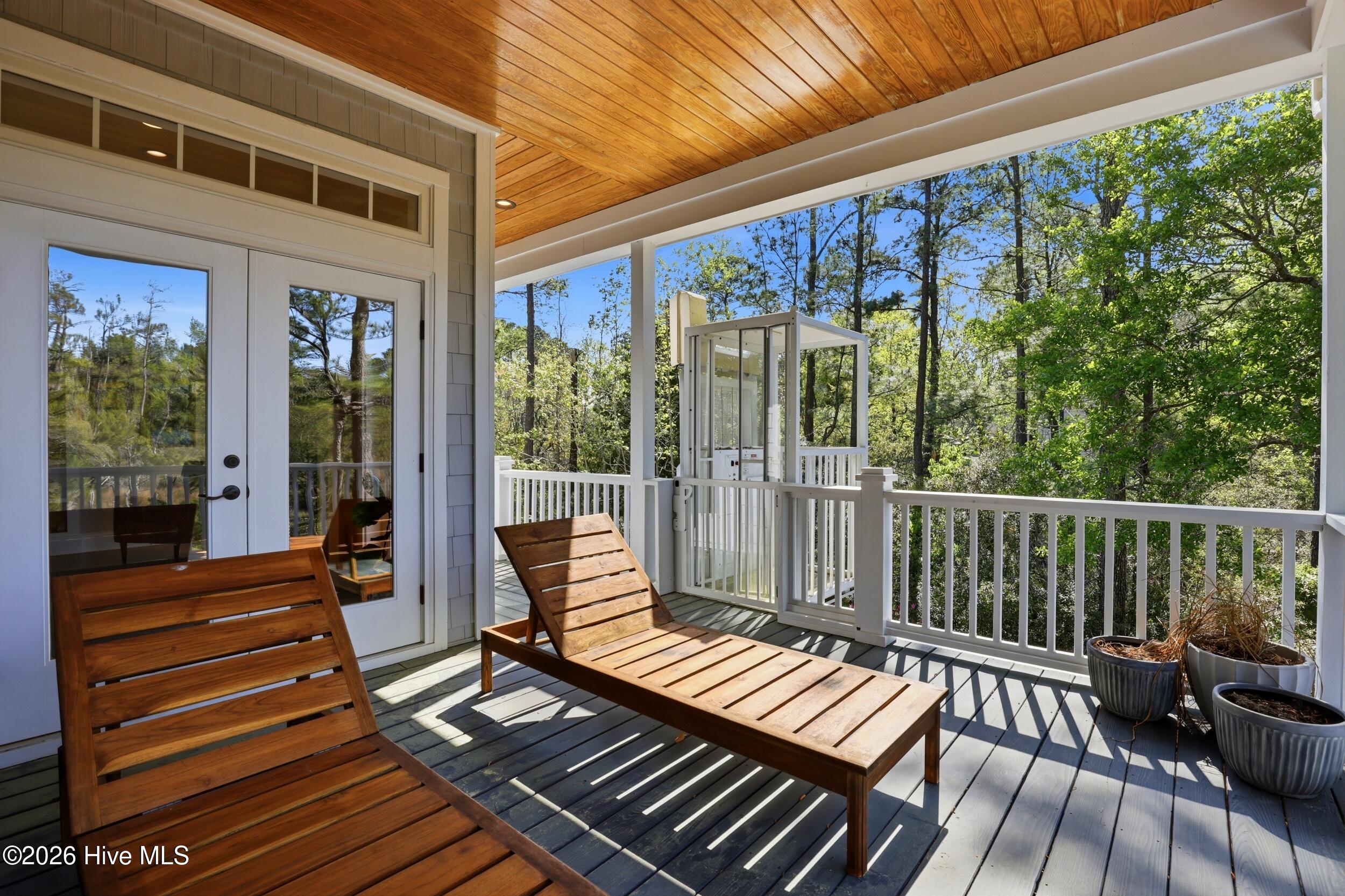 100564961 | Photo 39