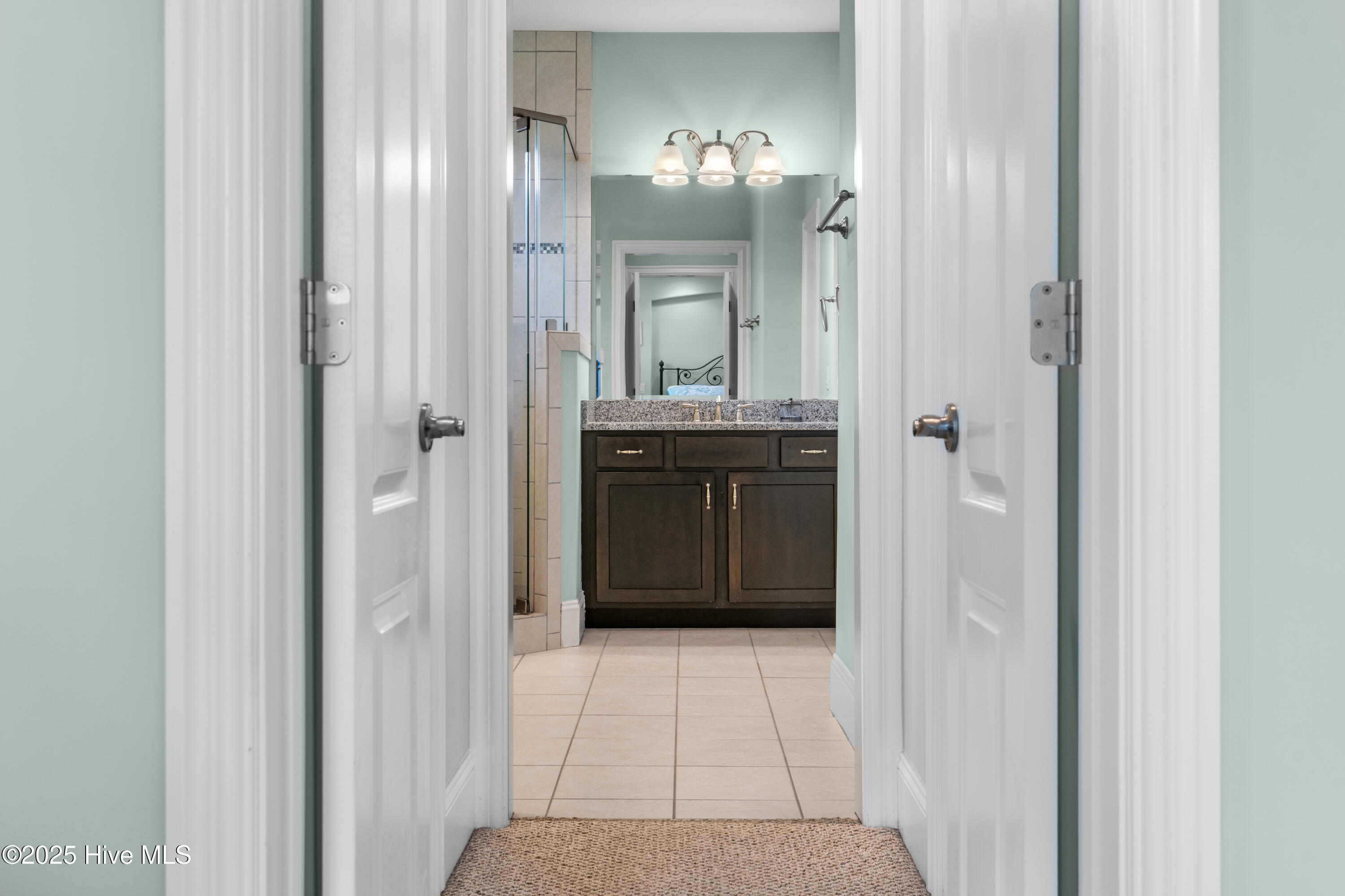 100525197 | Photo 35