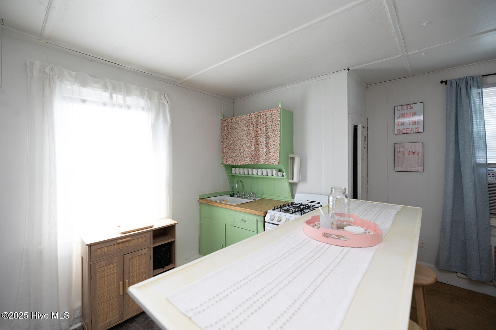 100513730 | Photo 13