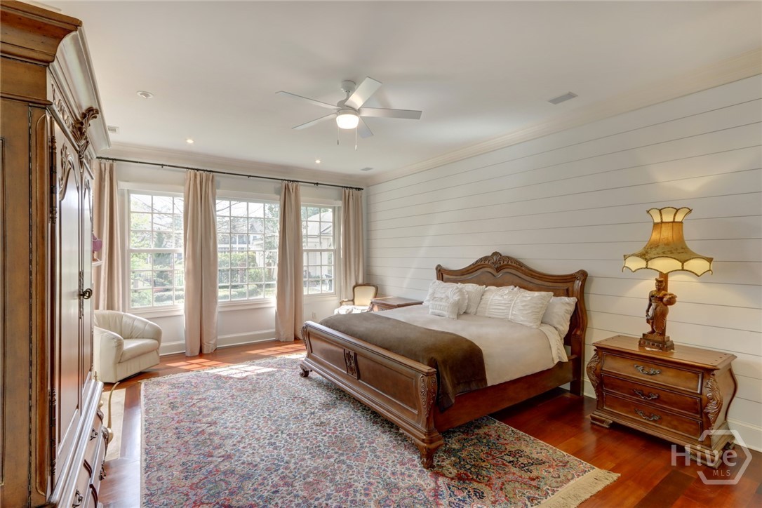 1st Floor Primary Suite