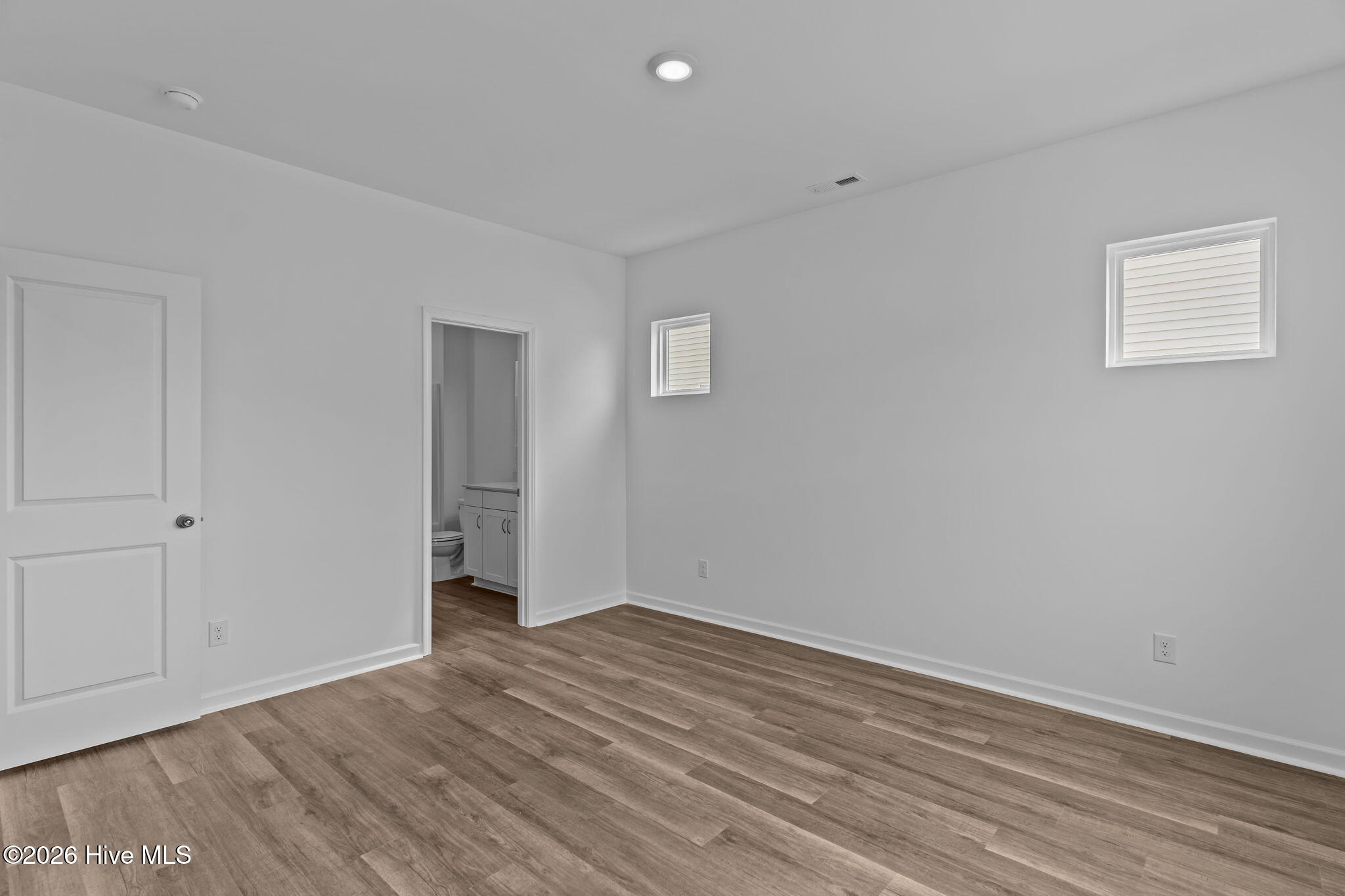 100524555 | Photo 28