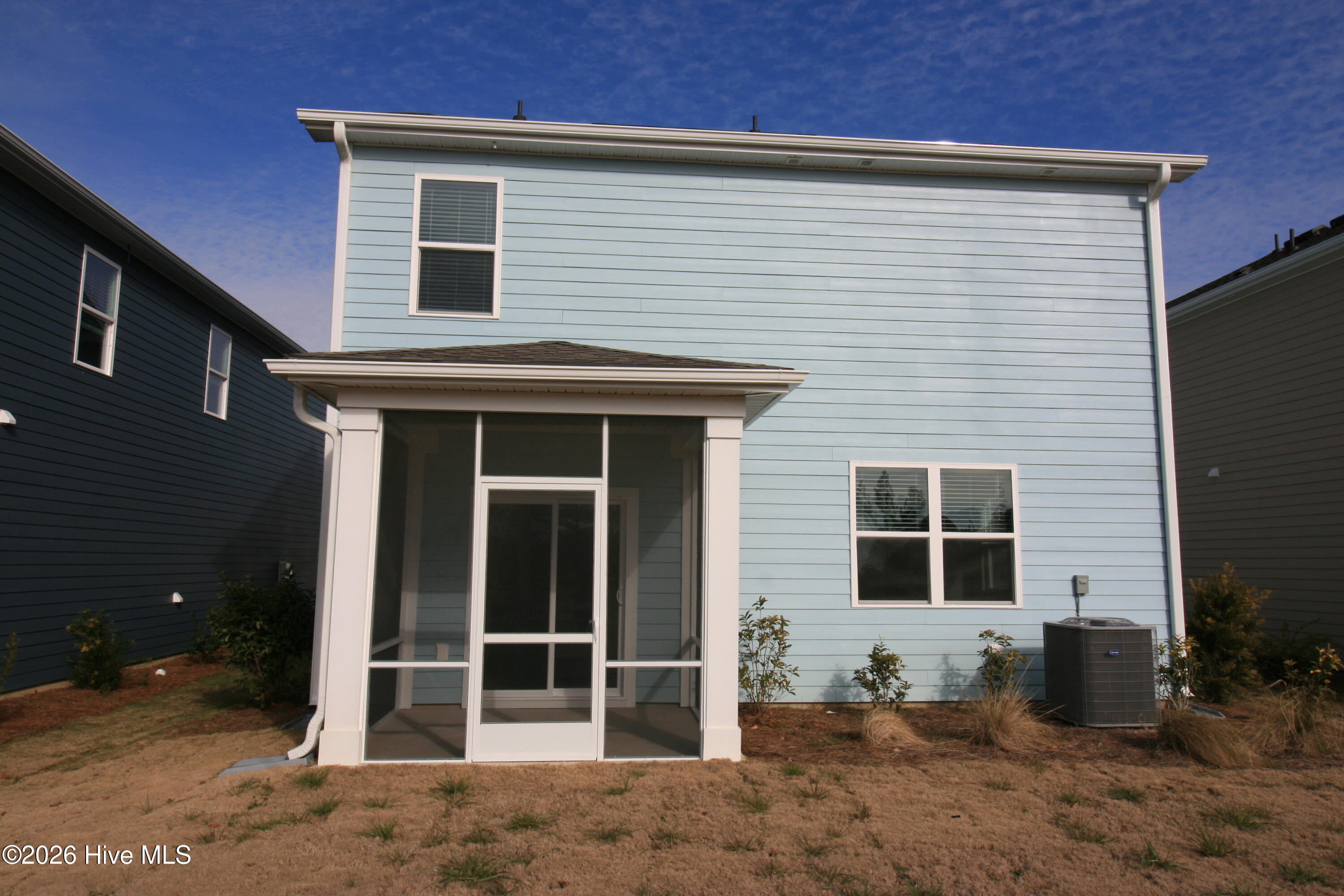 100553960 | Photo 25