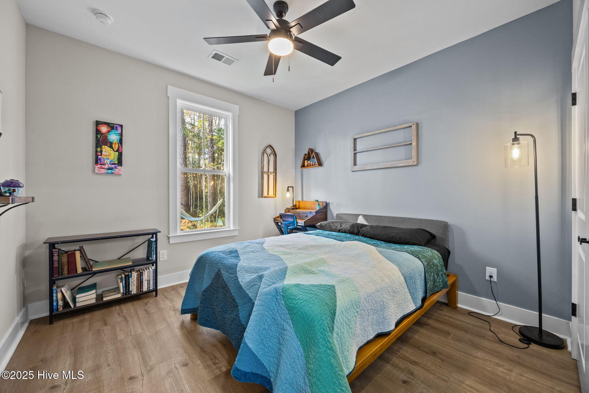 100543028 | Photo 25