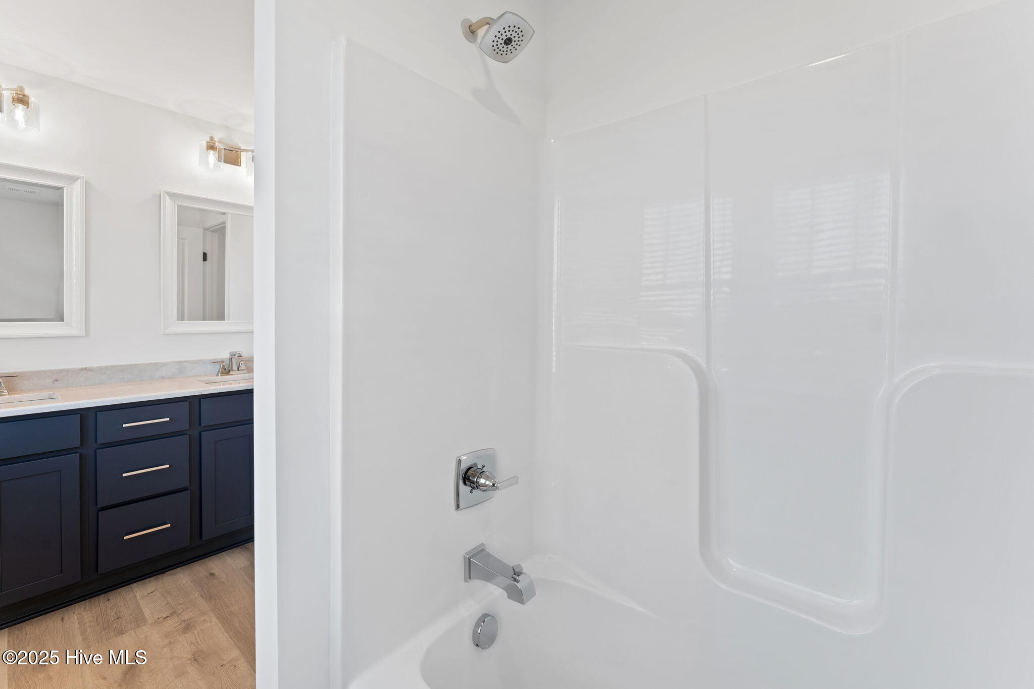 100539772 | Photo 35