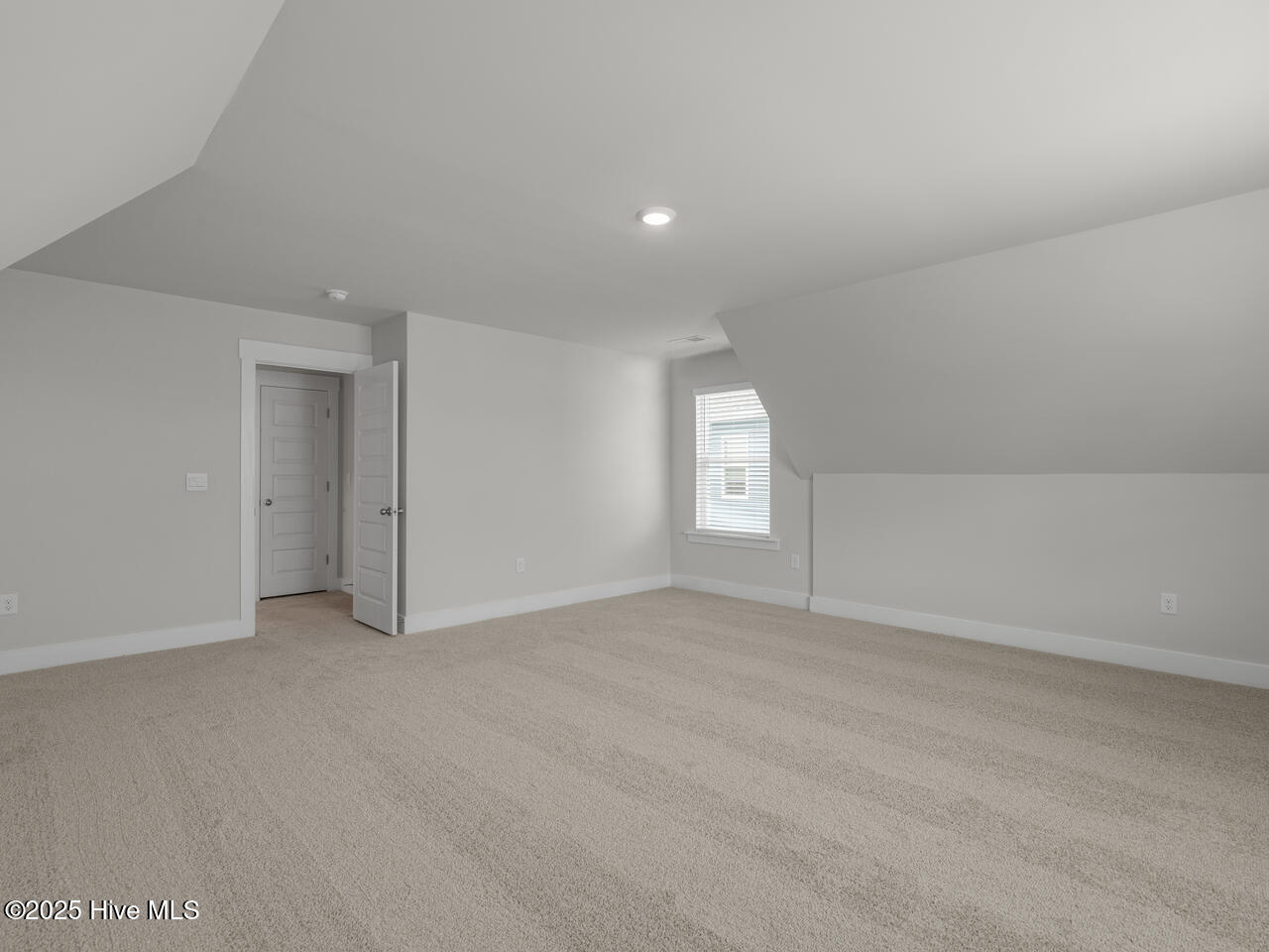 100556821 | Photo 39