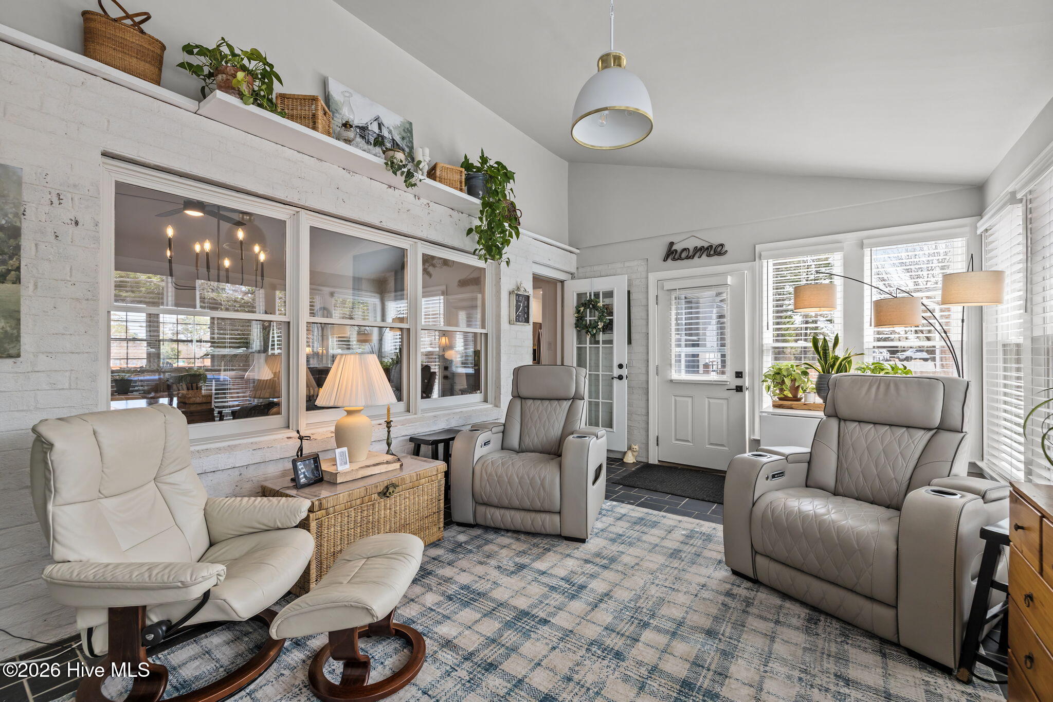 100555597 | Photo 23