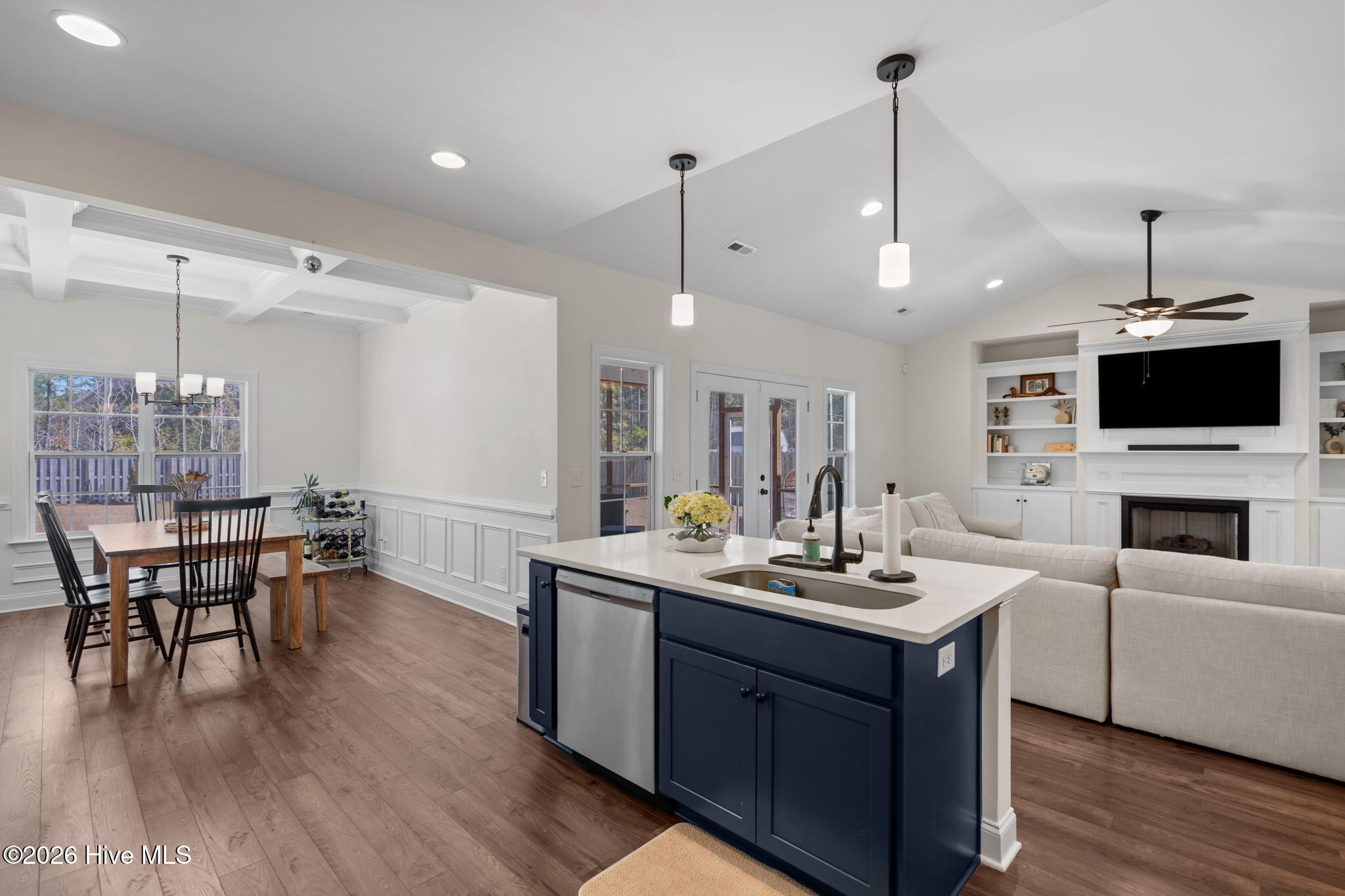 100557653 | Photo 10