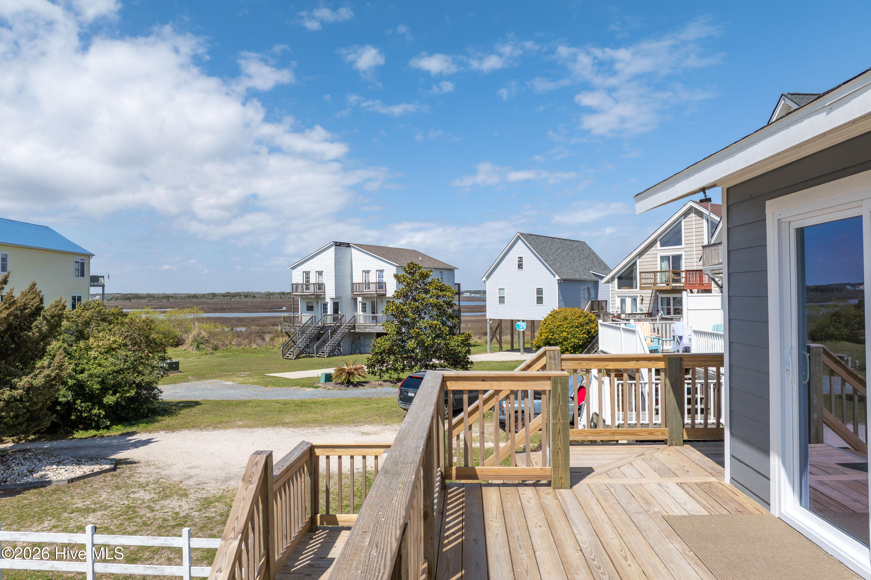 100489747 | Photo 22