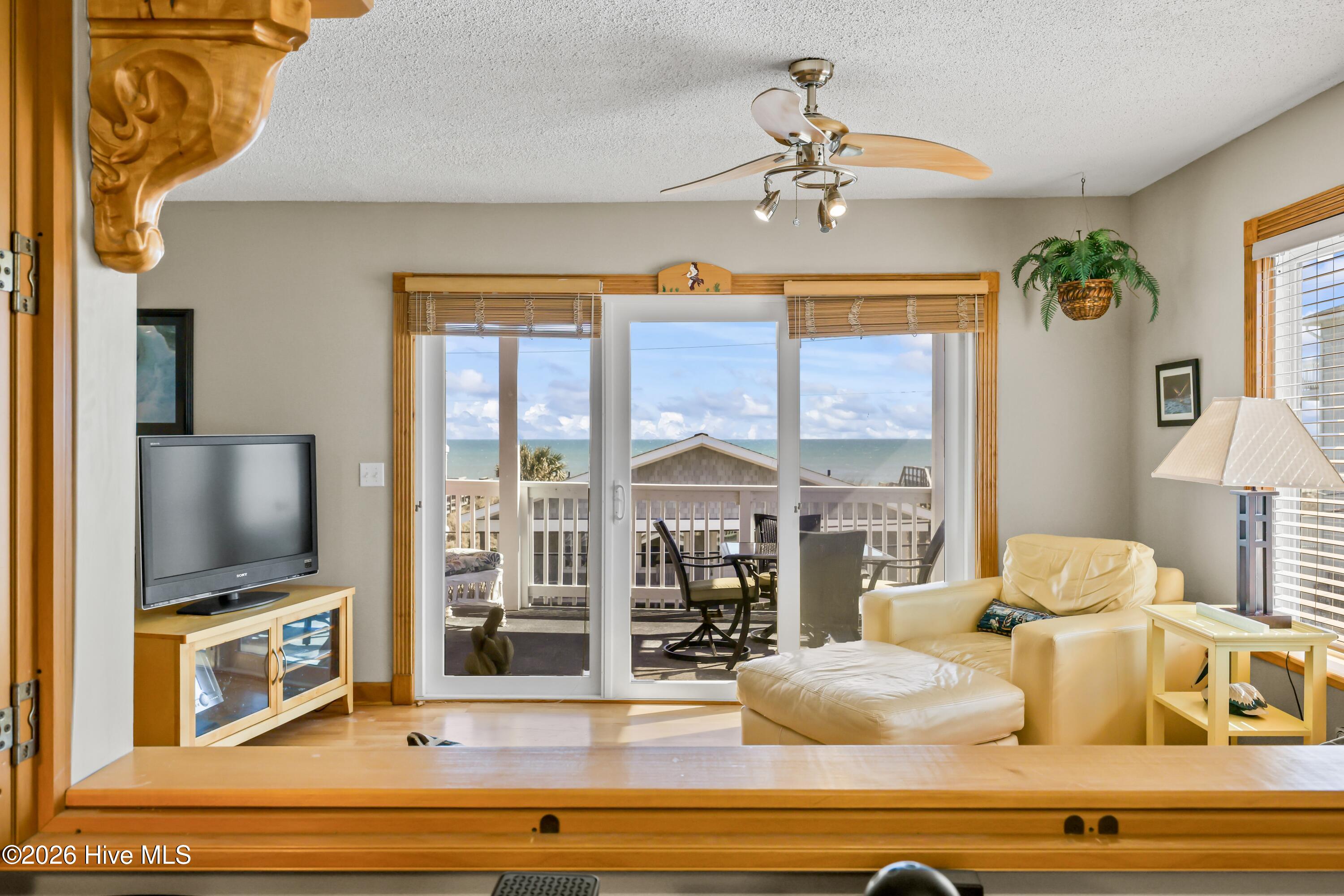 100552115 | Photo 26