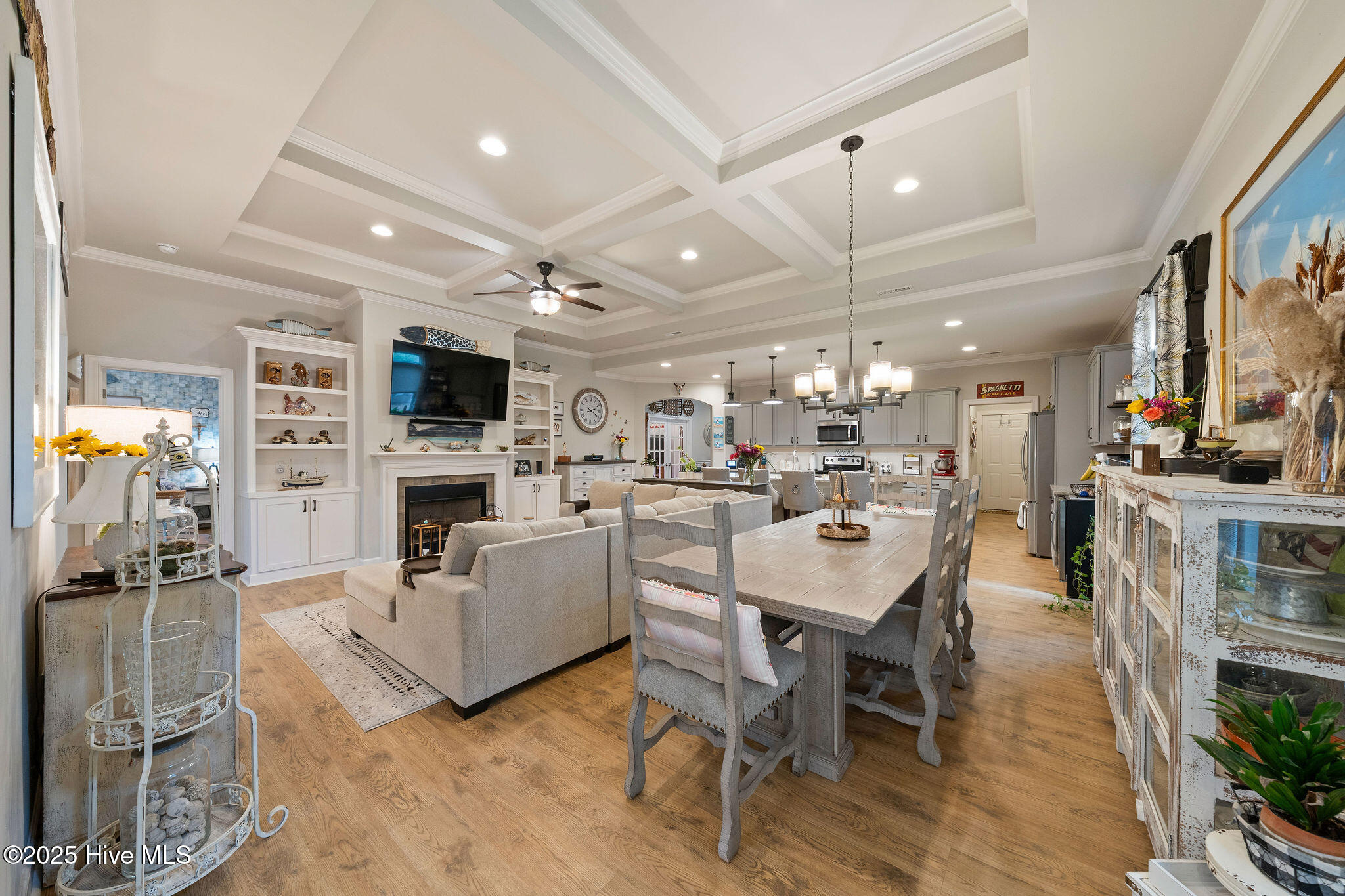 100529341 | Photo 15