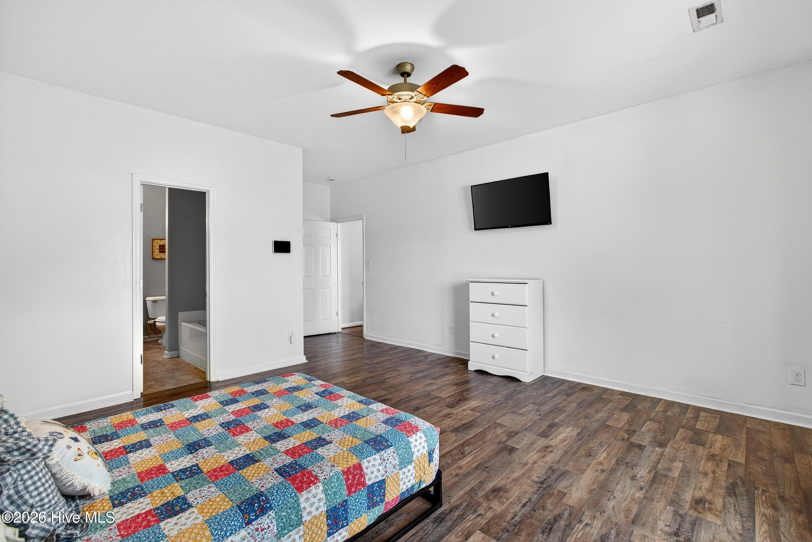 100567675 | Photo 17