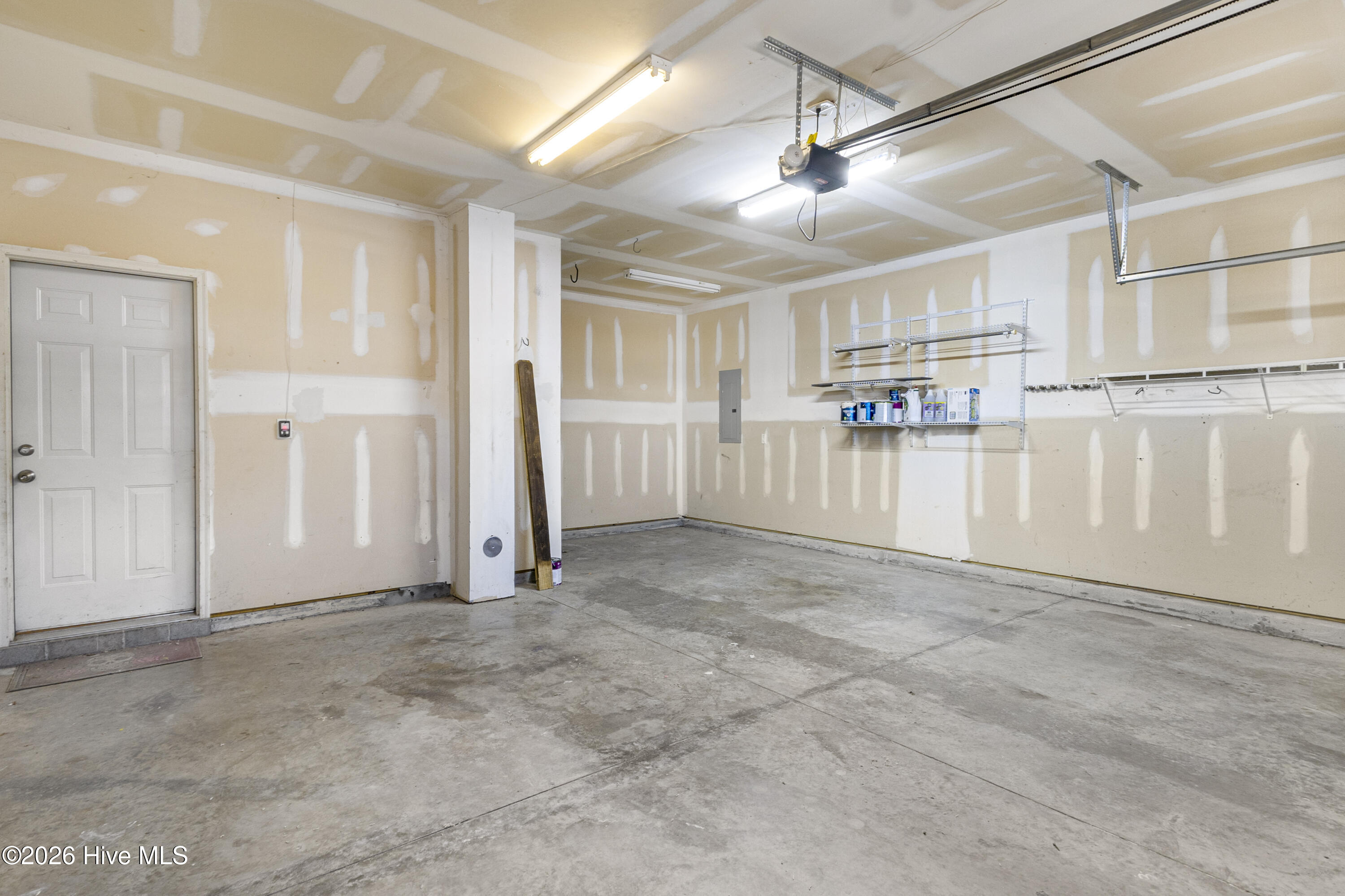 100552457 | Photo 28