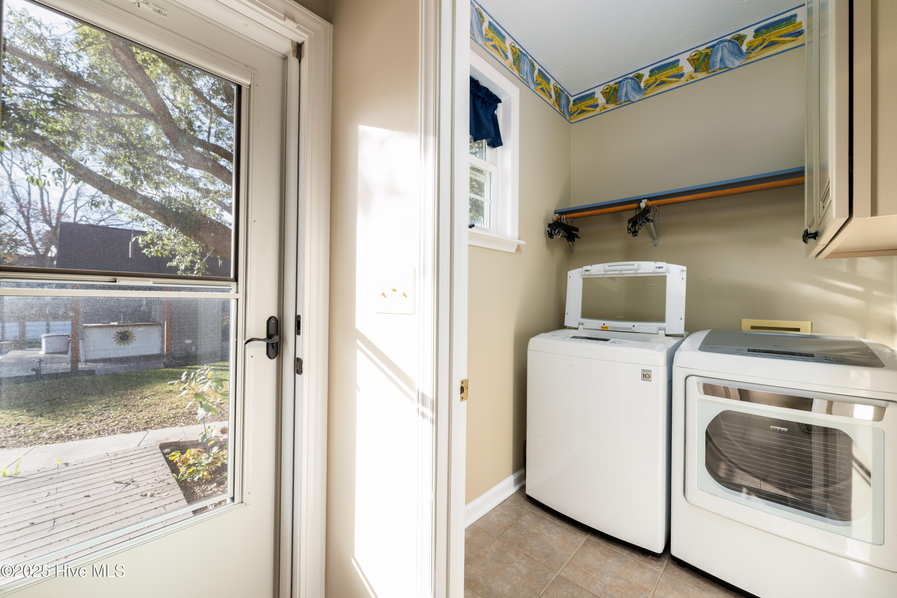 100547414 | Photo 40