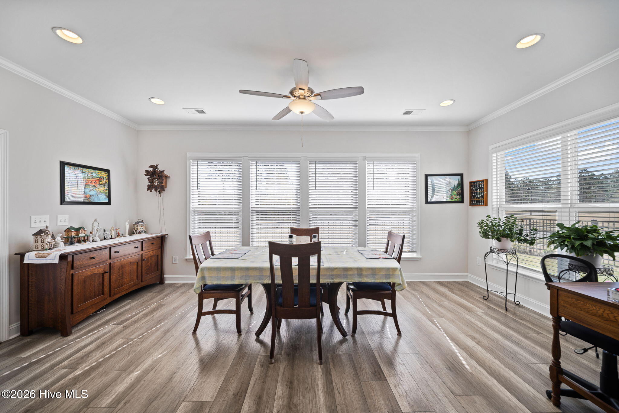 100564414 | Photo 22