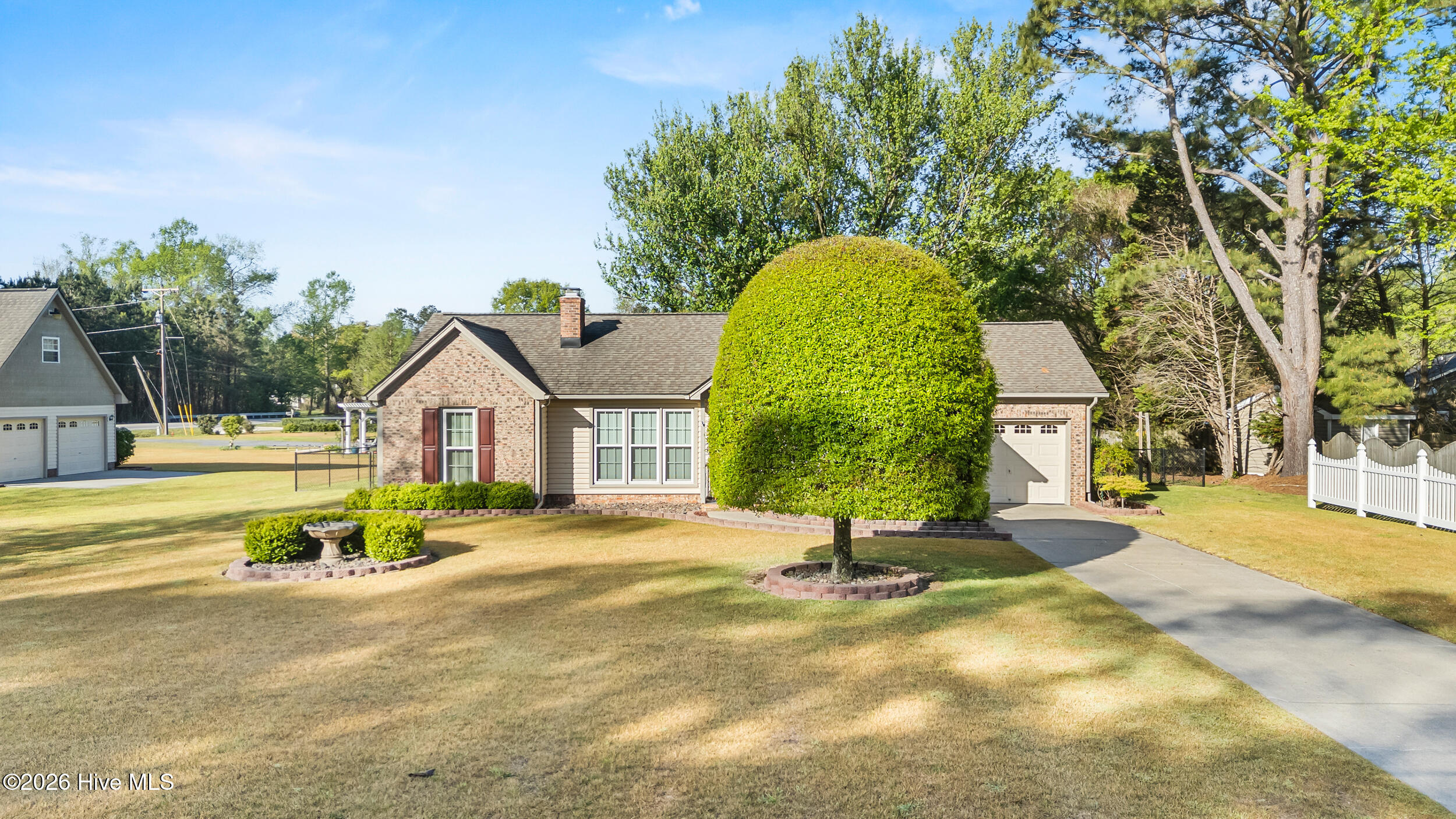 100565895 | Photo 51