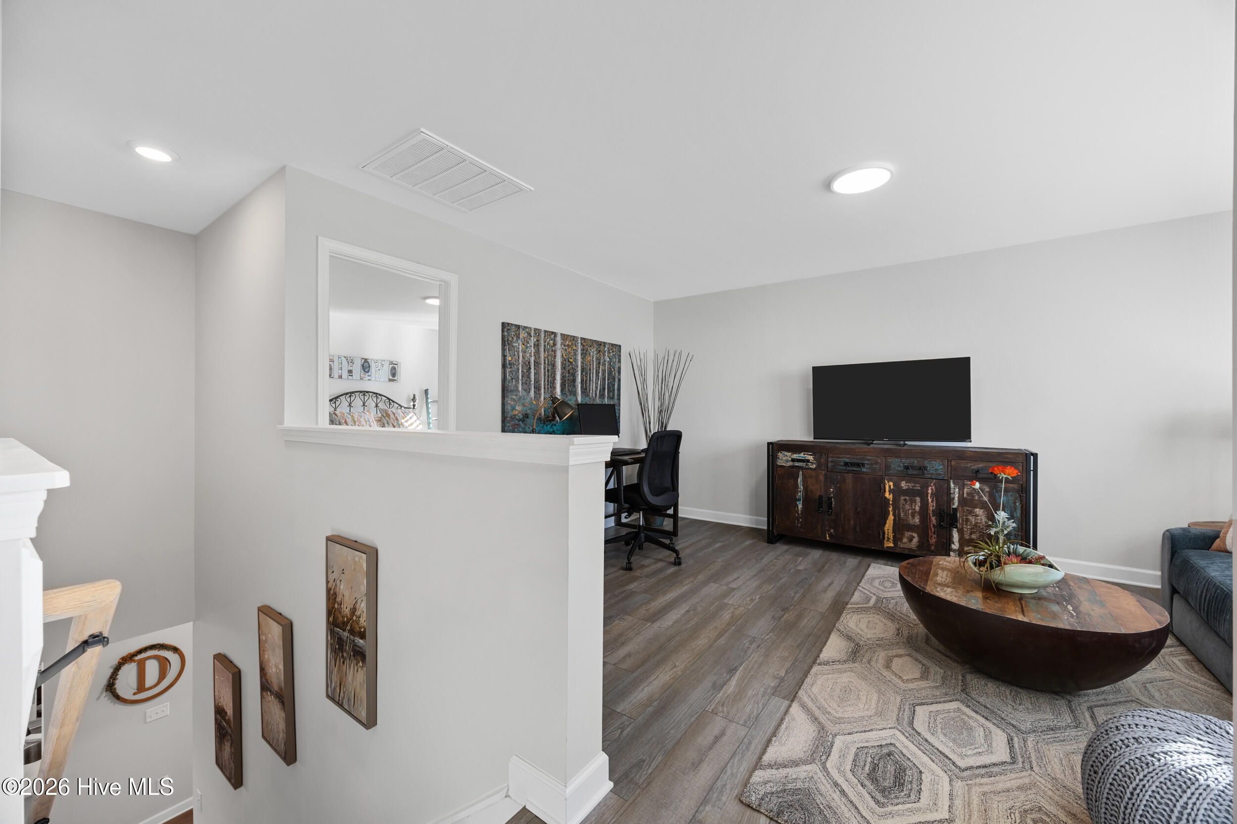 100548050 | Photo 23